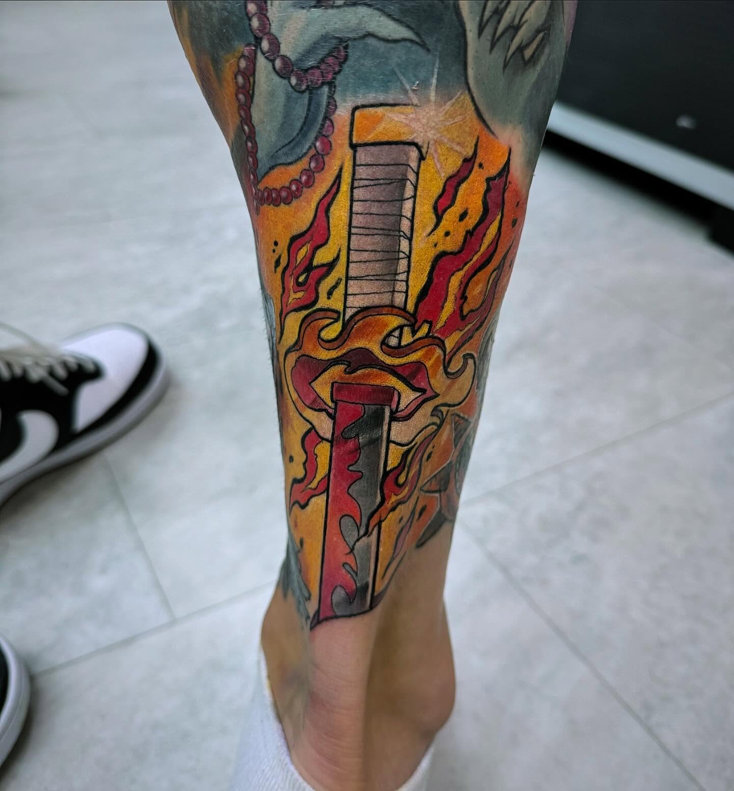 Tattoo by @tattoosbydizzy — new_school, illustrative