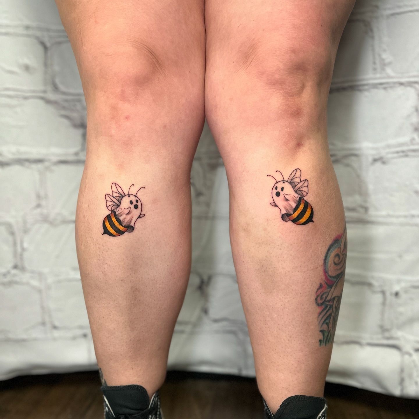 Bees dotwork tattoo on the thigh by Stephen Hansen