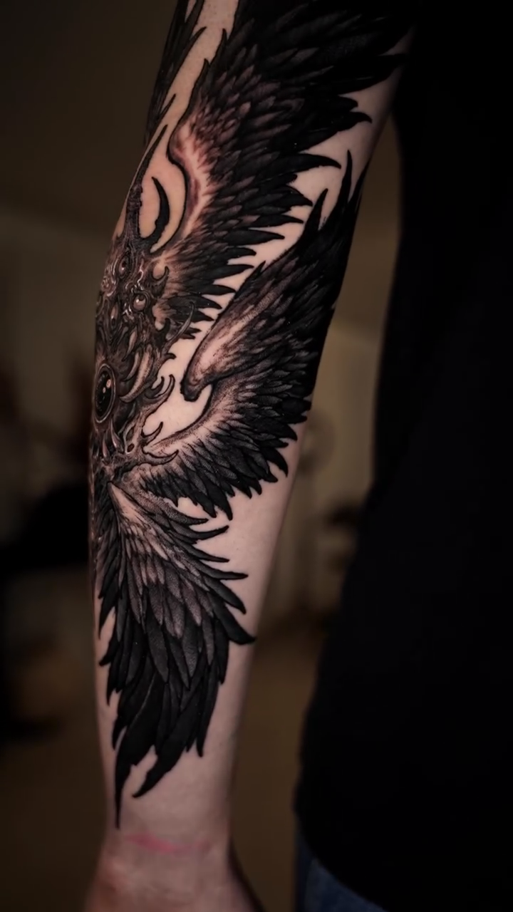 Creature with wings and eyes dark realism tattoo by 𝐓𝐀𝐓𝐓𝐎𝐎𝐈𝐒𝐓 𝐑𝐎:𝐊𝐘𝐄𝐎𝐌 로겸