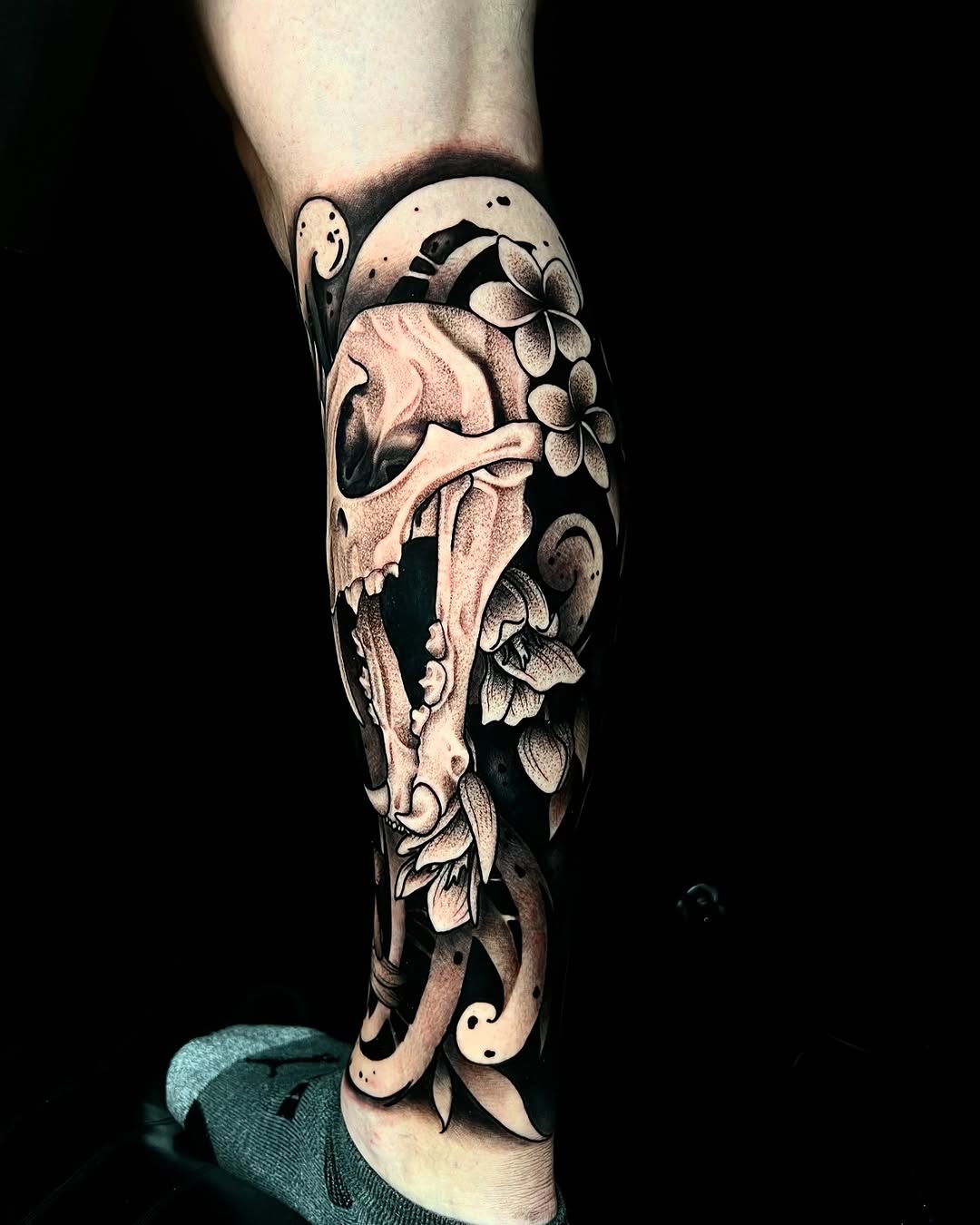 Tattoo by @pamsanderstattoo โ black_and_grey, realism
