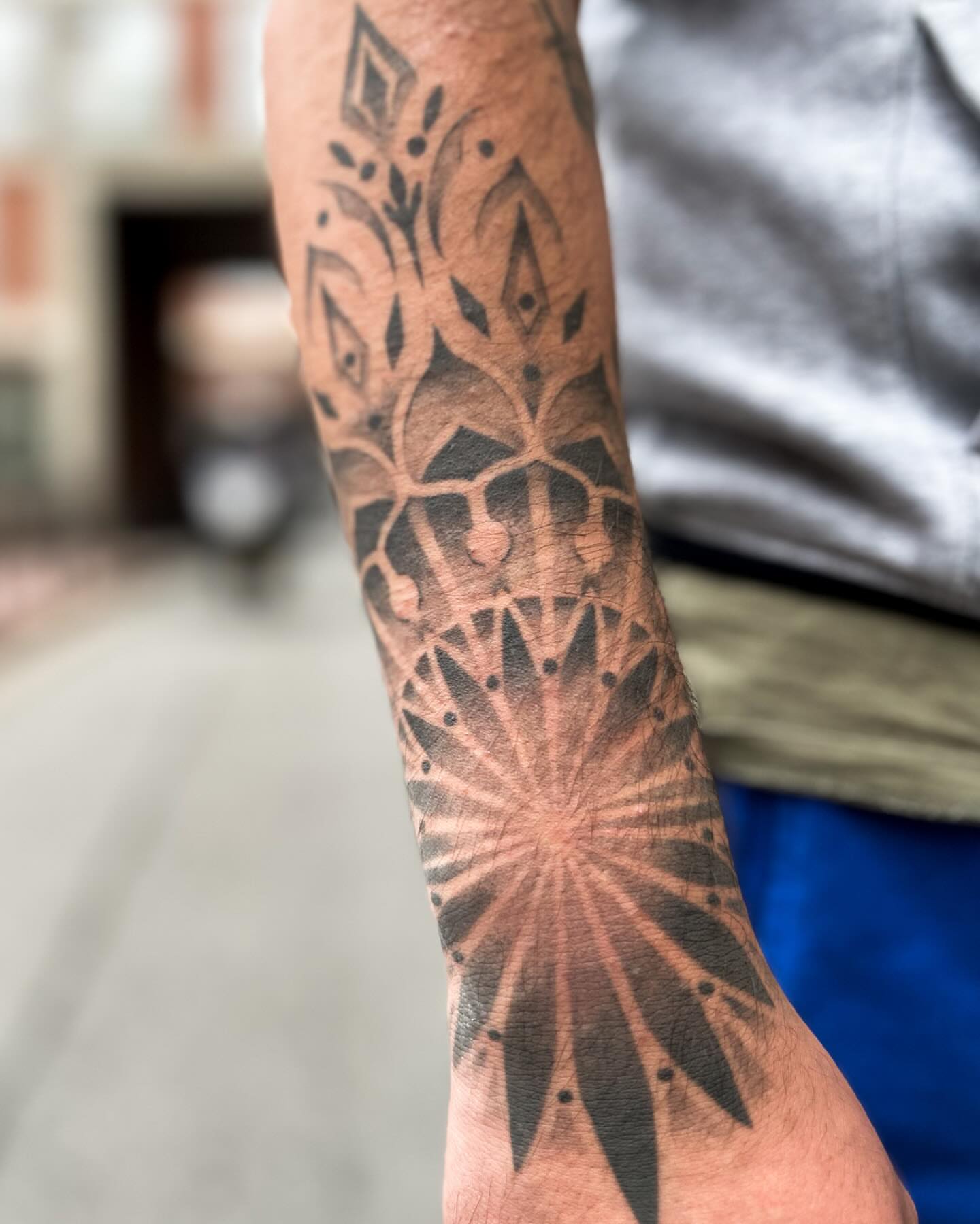 Geometric pattern geometric tattoo on the forearm by Eltche Art Tattoo