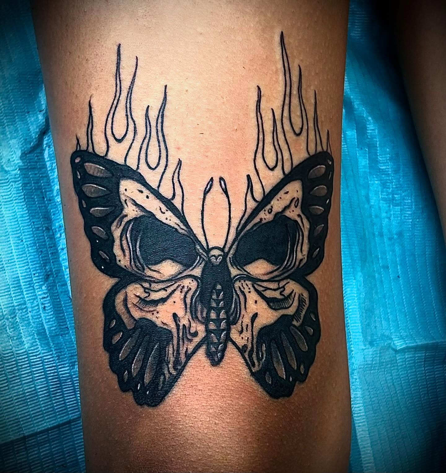 Tattoo by @artby_kendal — black_and_grey, geometric