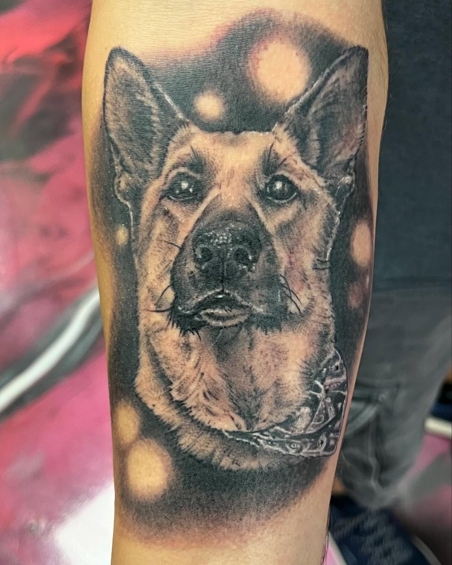 Tattoo by @relentlesley83 — realism