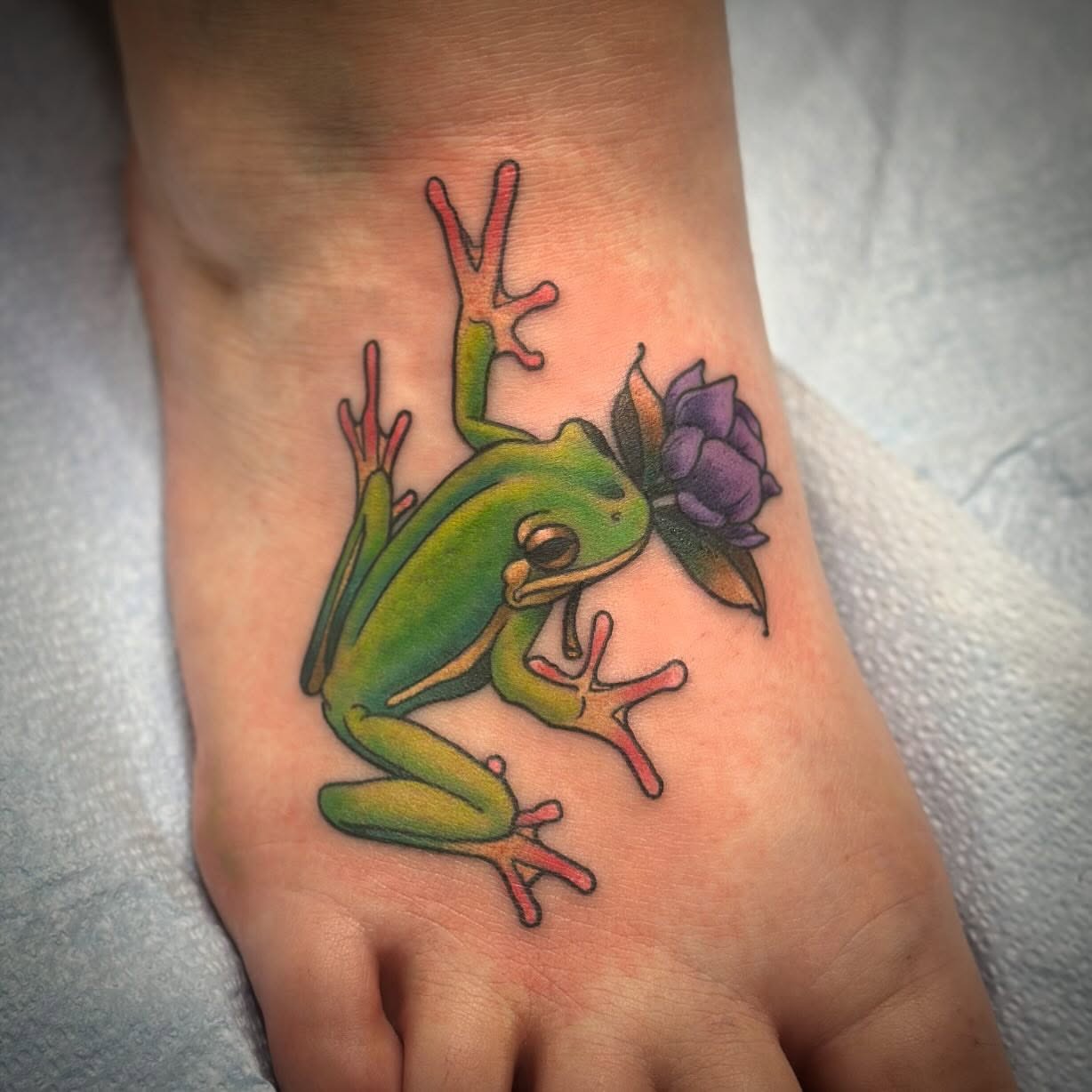 Tattoo by @aleenahkentattoo — realism