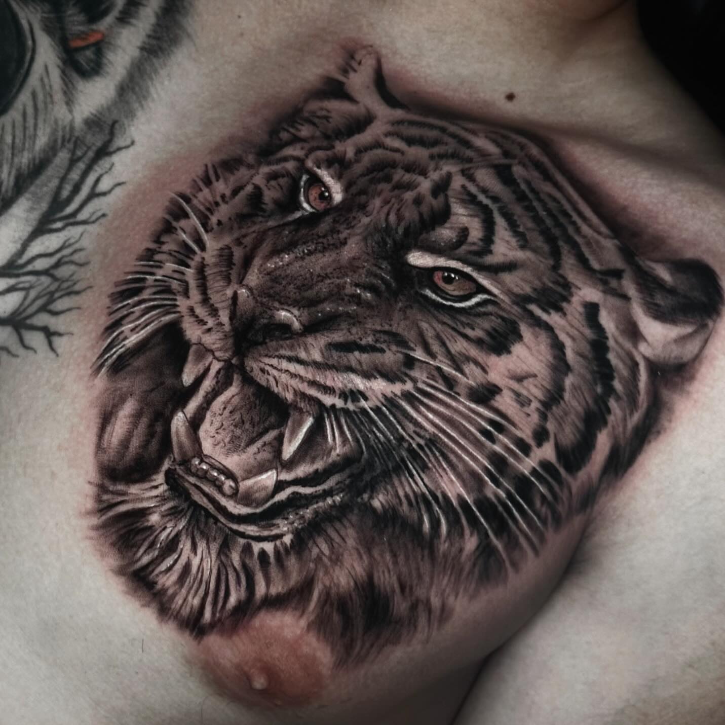 Tattoo by @diegoaravenatatuajes — realism