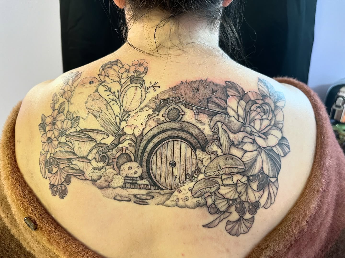 Tattoo by @d.ismailovink — black_and_grey, realism