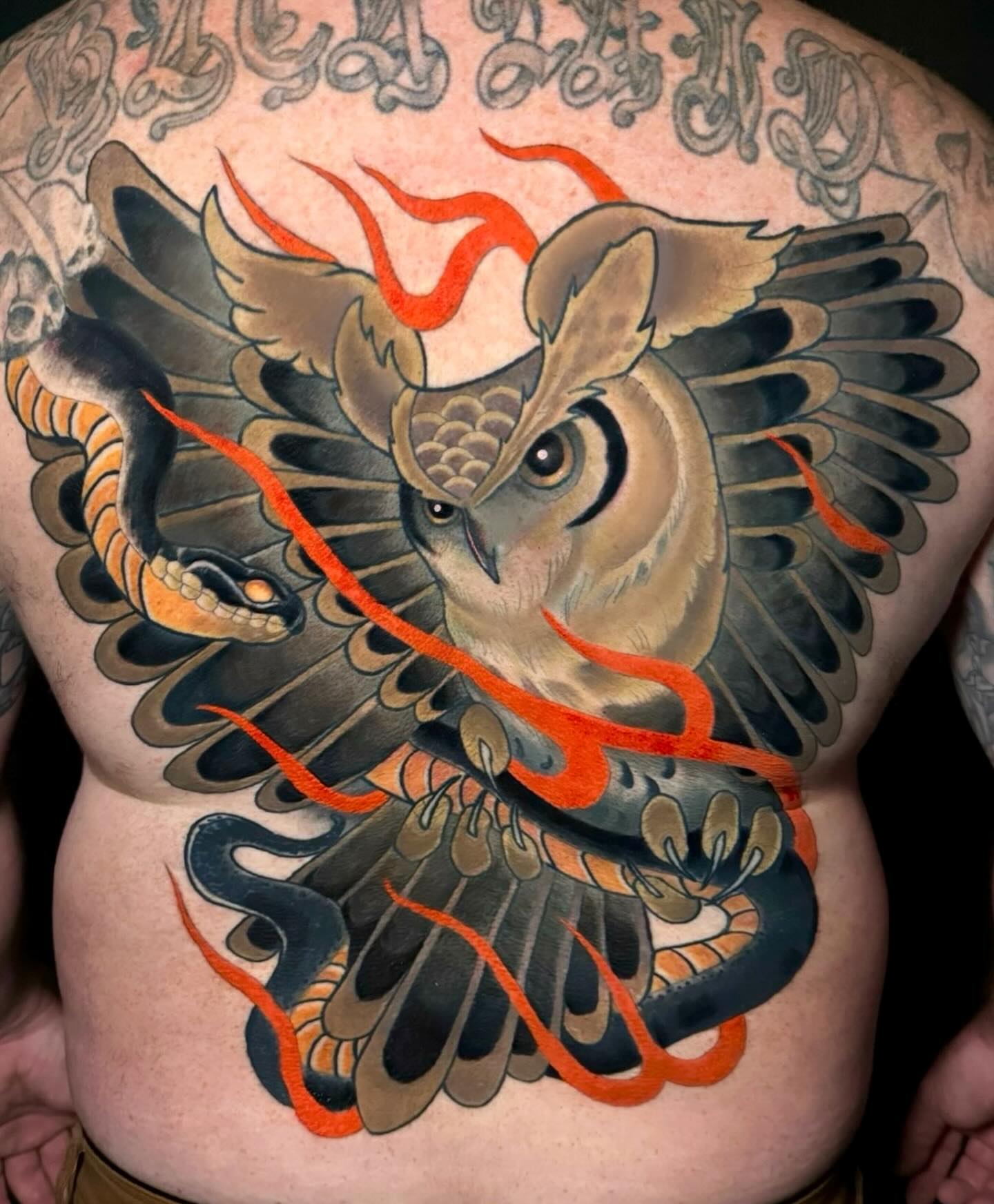 Owl and snake American traditional tattoo on the back by ๐ ๐ต๐๐๐๐๐ ๐ฎ๐๐๐๐๐๐๐๐๐