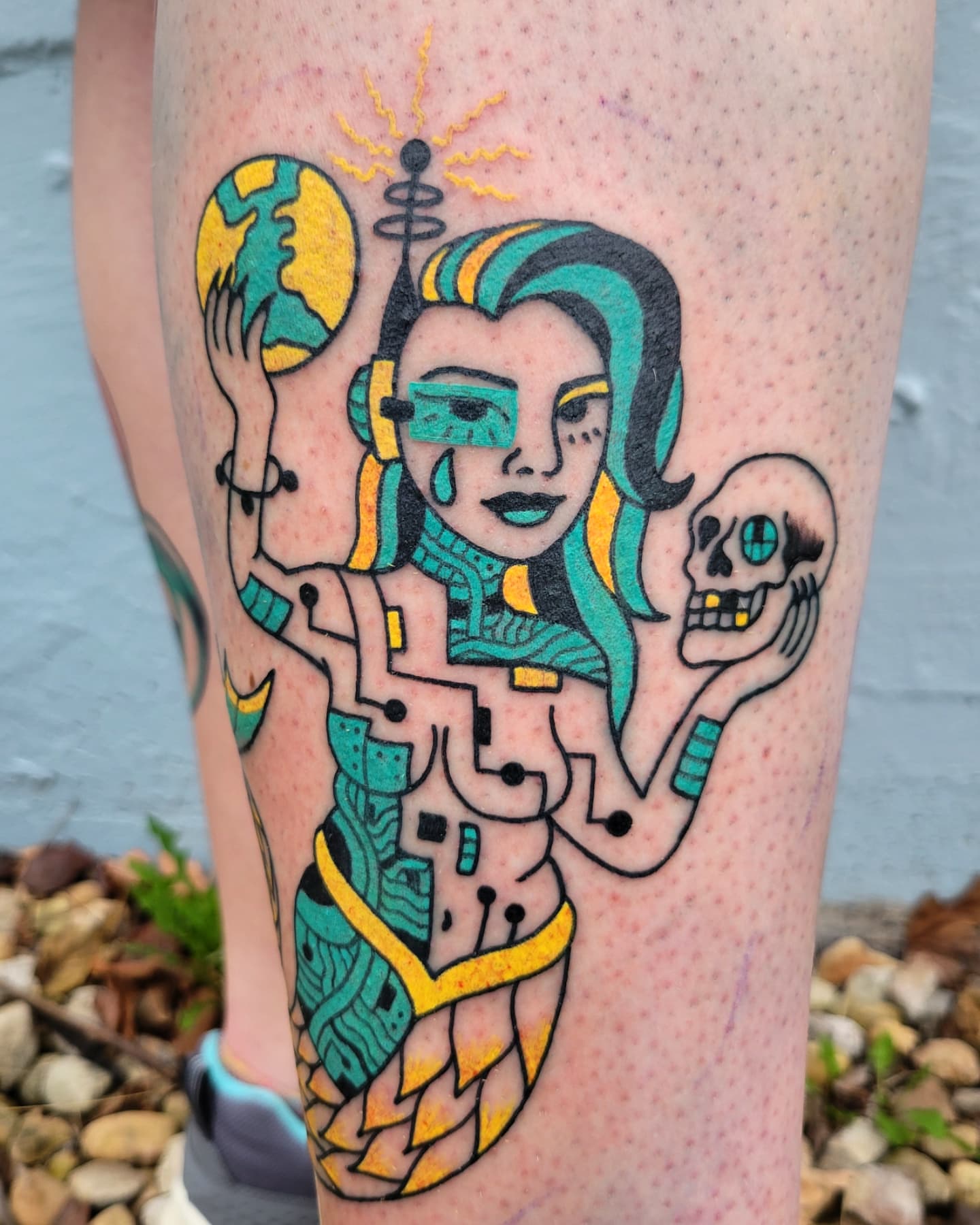 Cyborg woman geometric tattoo on the forearm by Cat Wong意藝
