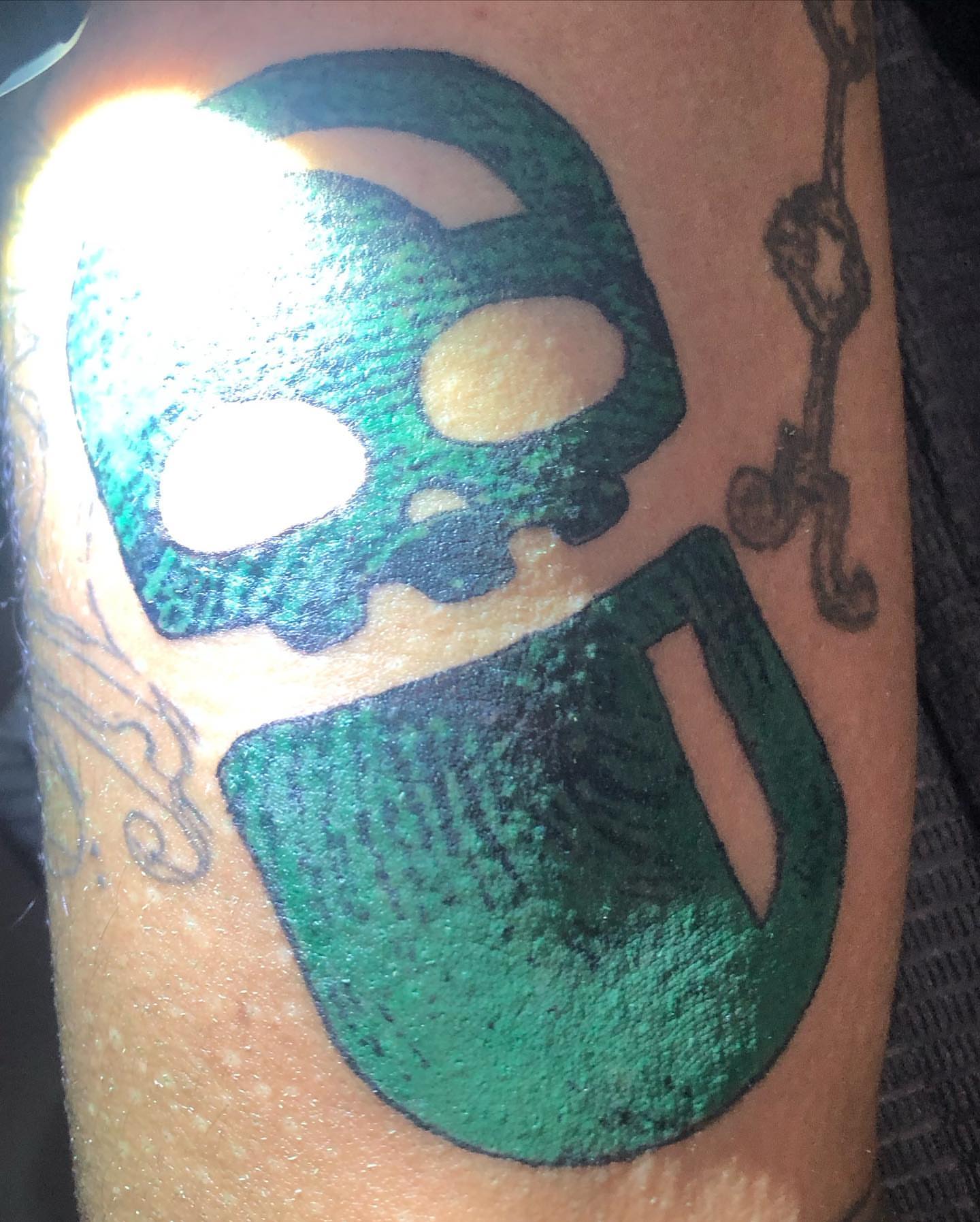 Skull and anchor American traditional tattoo on the forearm by @emotionalthugtattoo