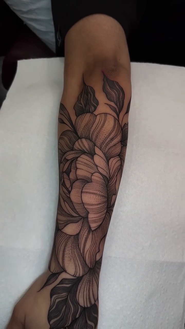 Tattoo by @dayana_tattooartist — japanese_irezumi, black_and_grey