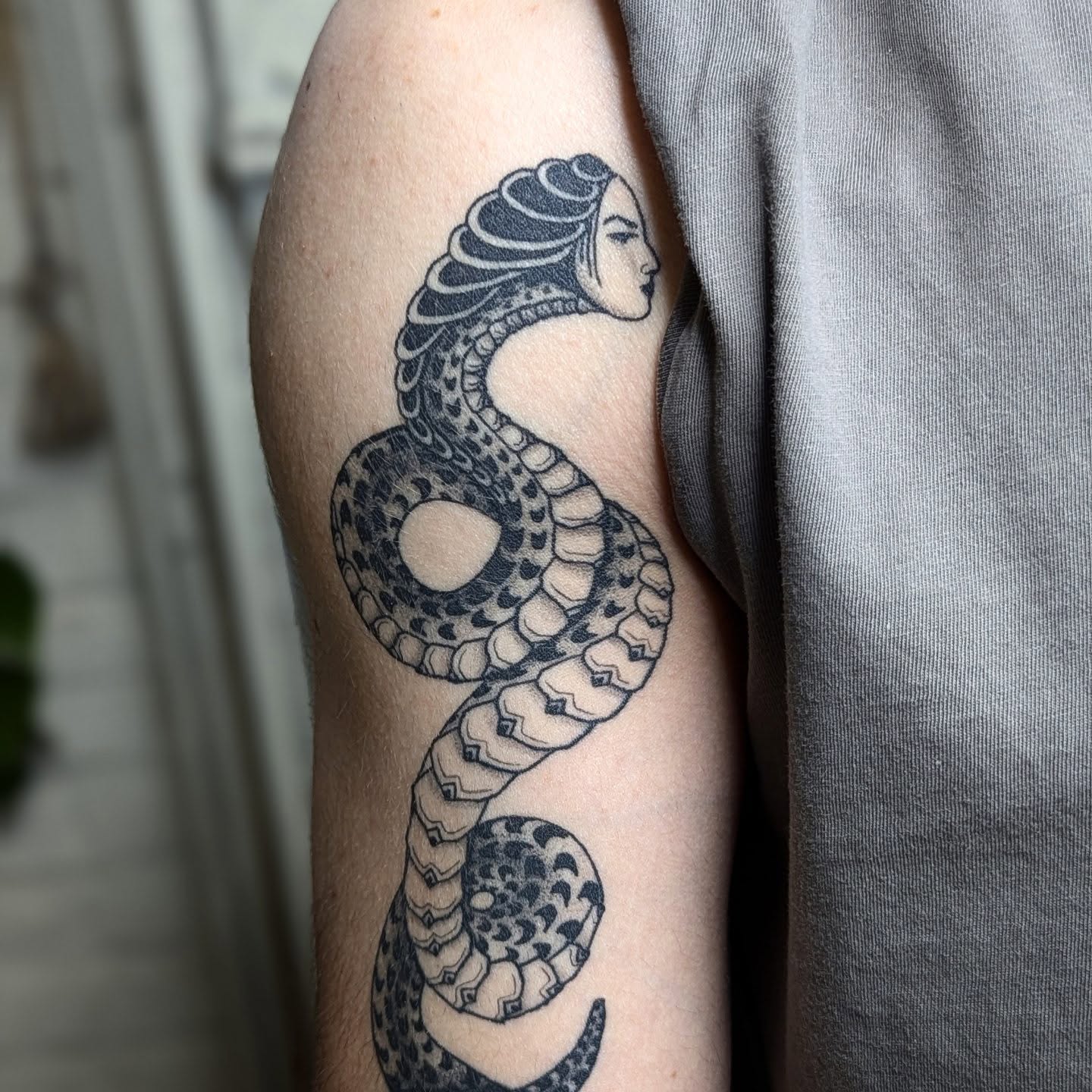 Tattoo by @elistudertattoo — black_and_grey