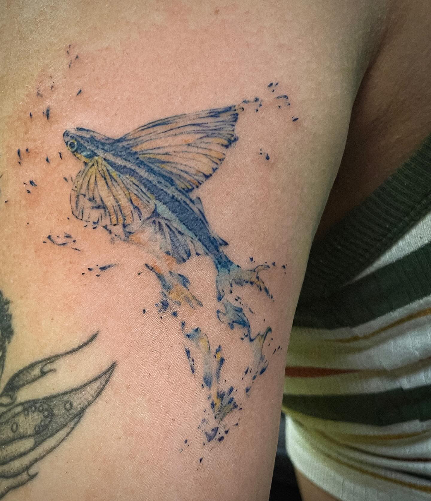 Tattoo by @ta2_echo โ watercolor