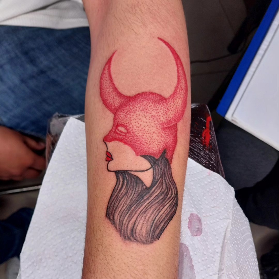 Tattoo by @too_arttoo — dotwork, realism