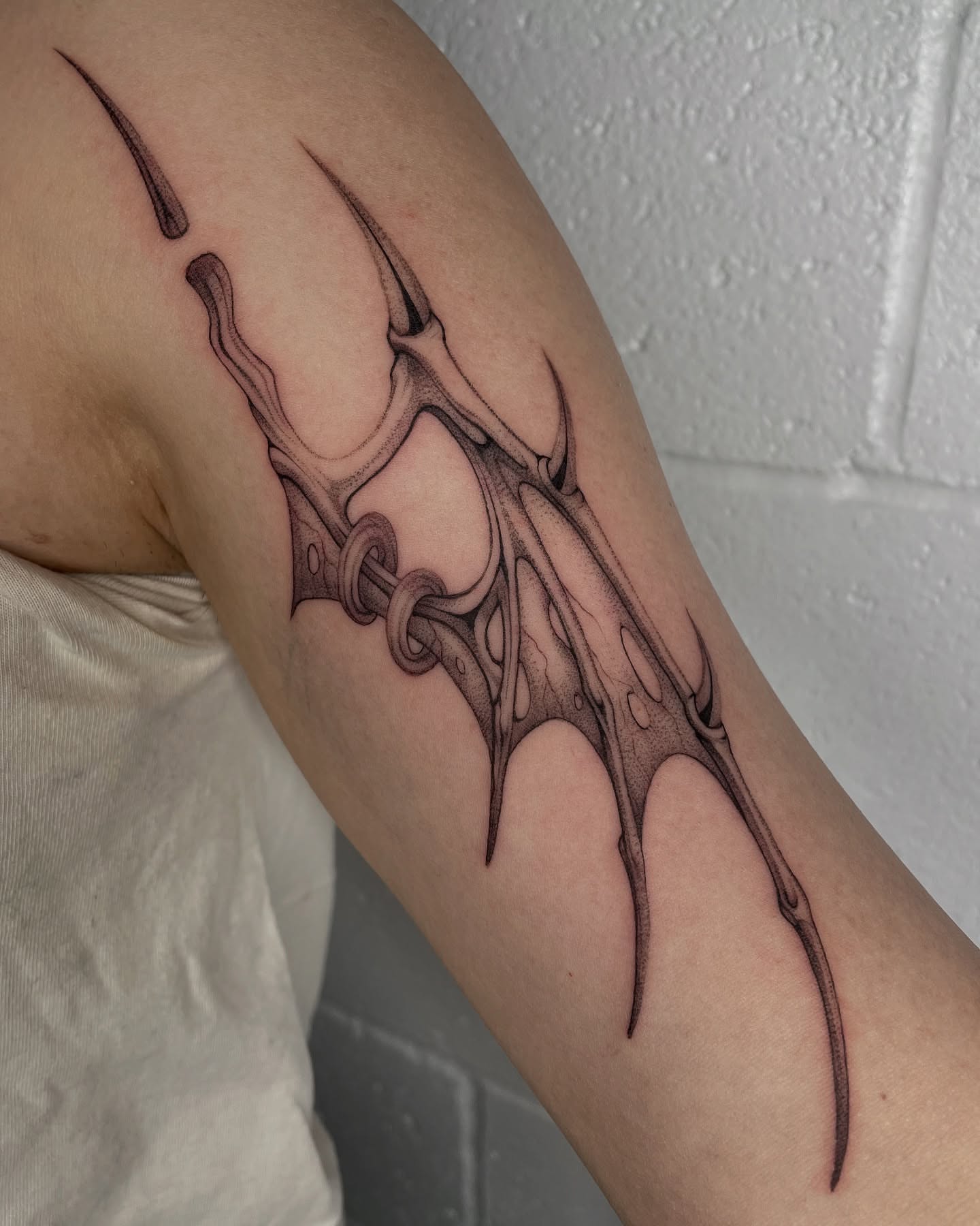 Tattoo by @carolineraer โ geometric, black_and_grey