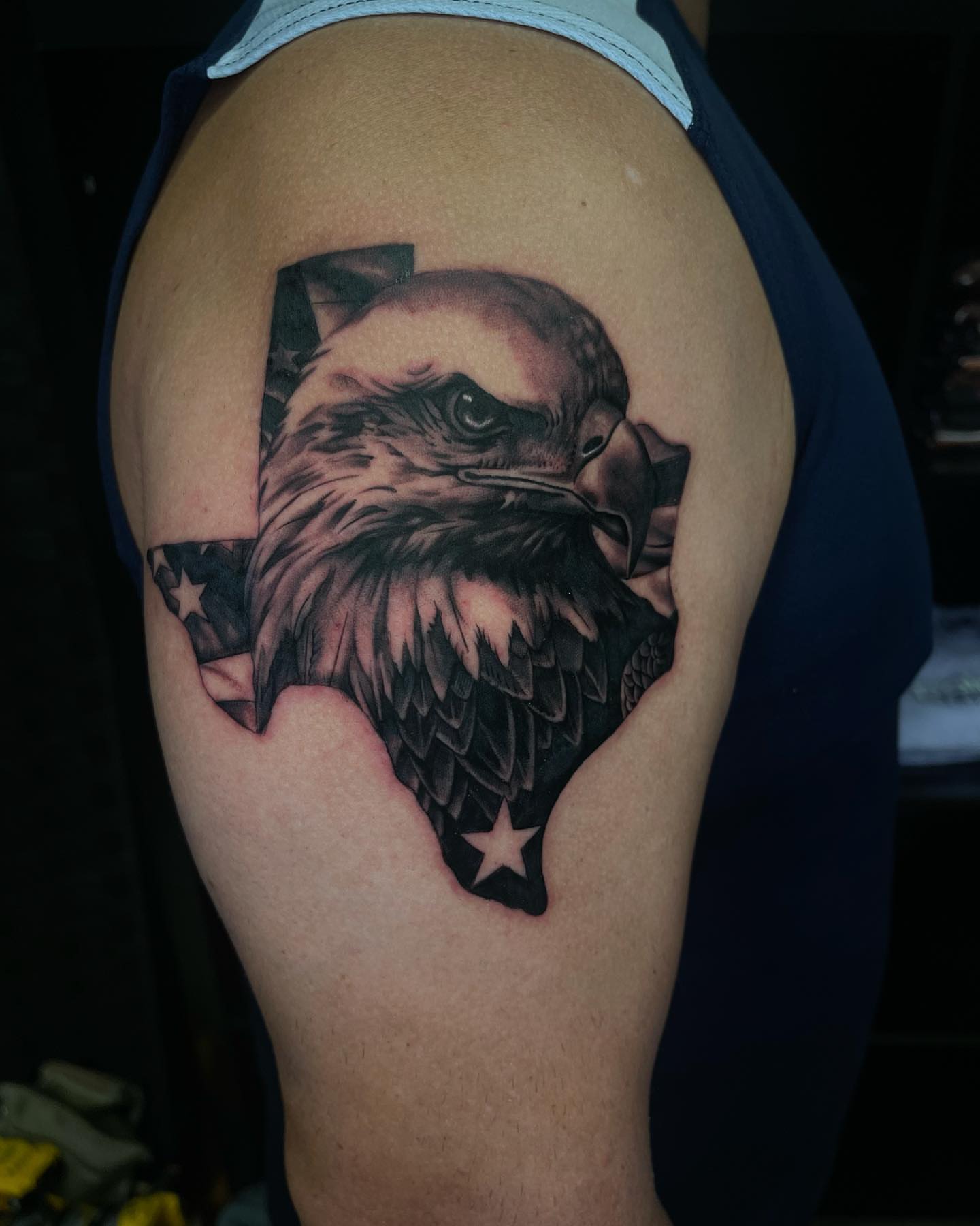 Eagle realism tattoo on the shoulder by @tattoos_by_elijah