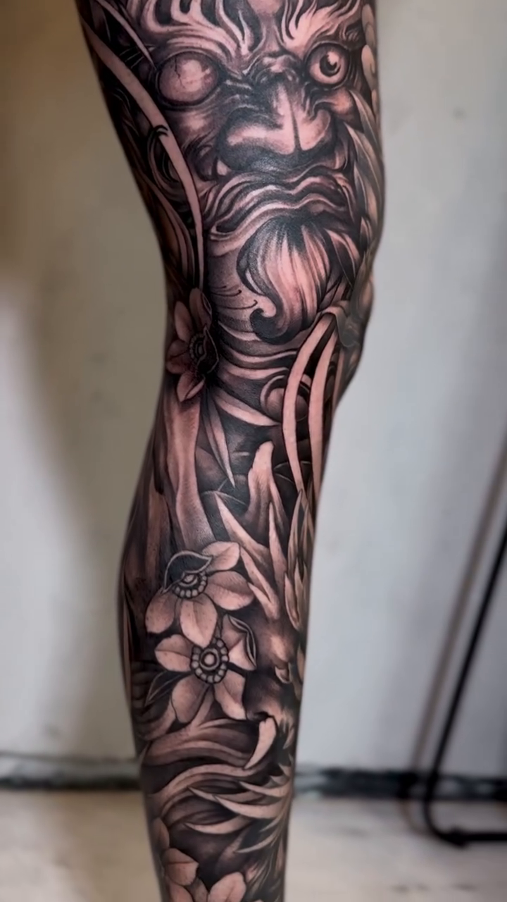 Tattoo by @jennal_wang — japanese_irezumi, black_and_grey