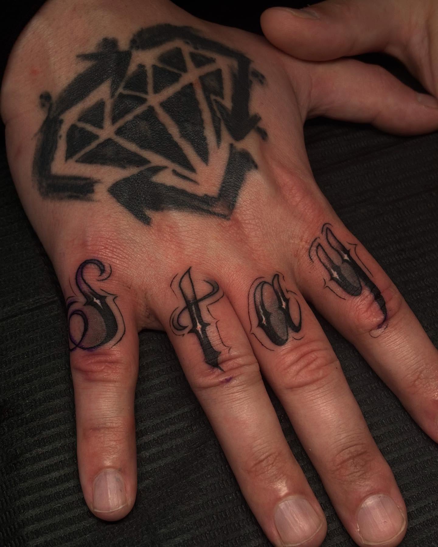 Diamond geometric tattoo on the hand by Gabby Finearts