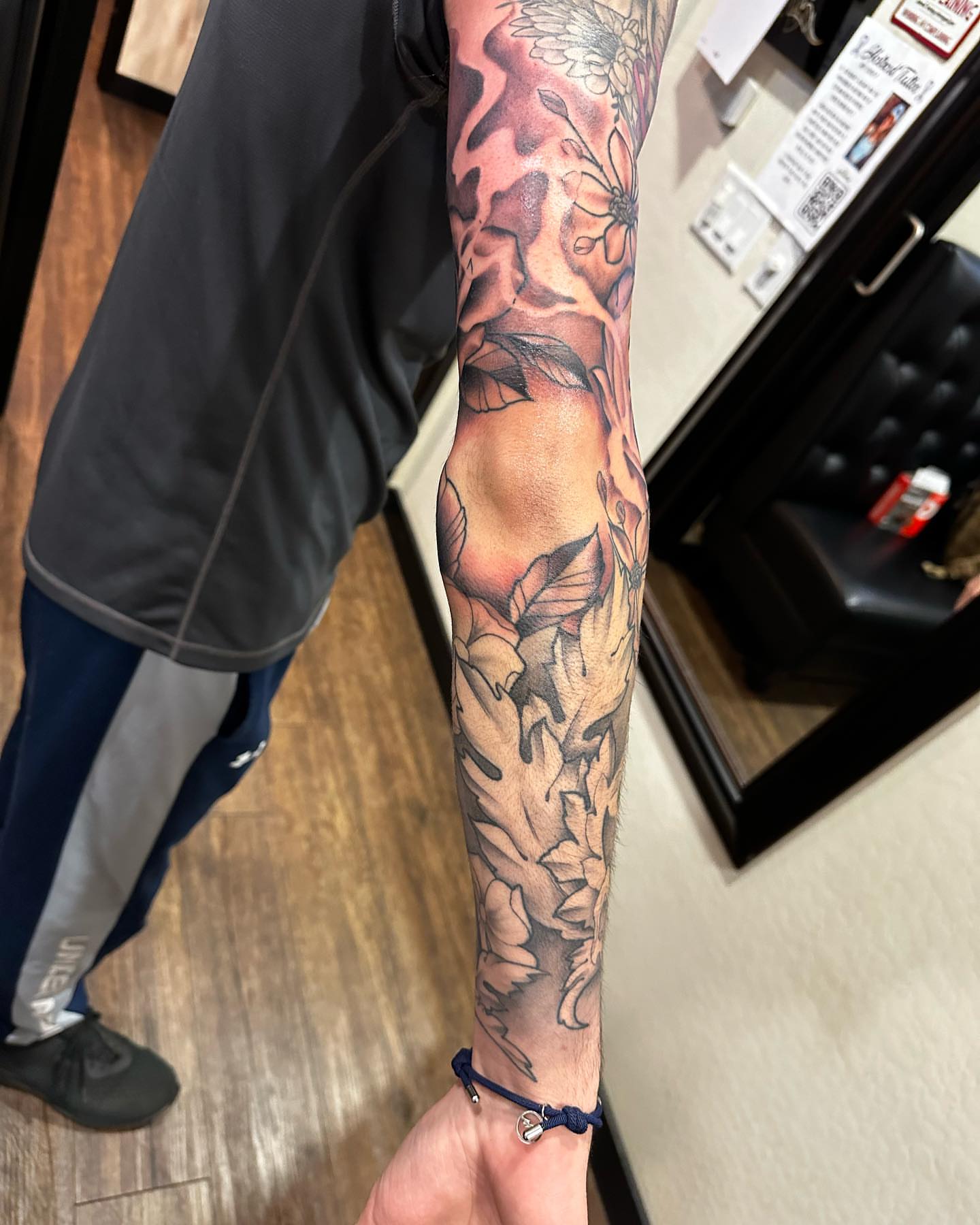 Tattoo by @salcustomtattoo — realism