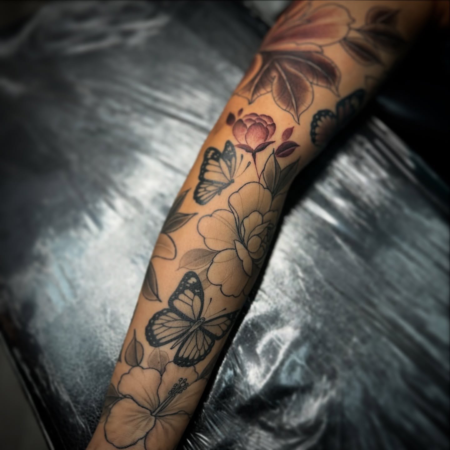 Tattoo by @julioferrerart — black_and_grey