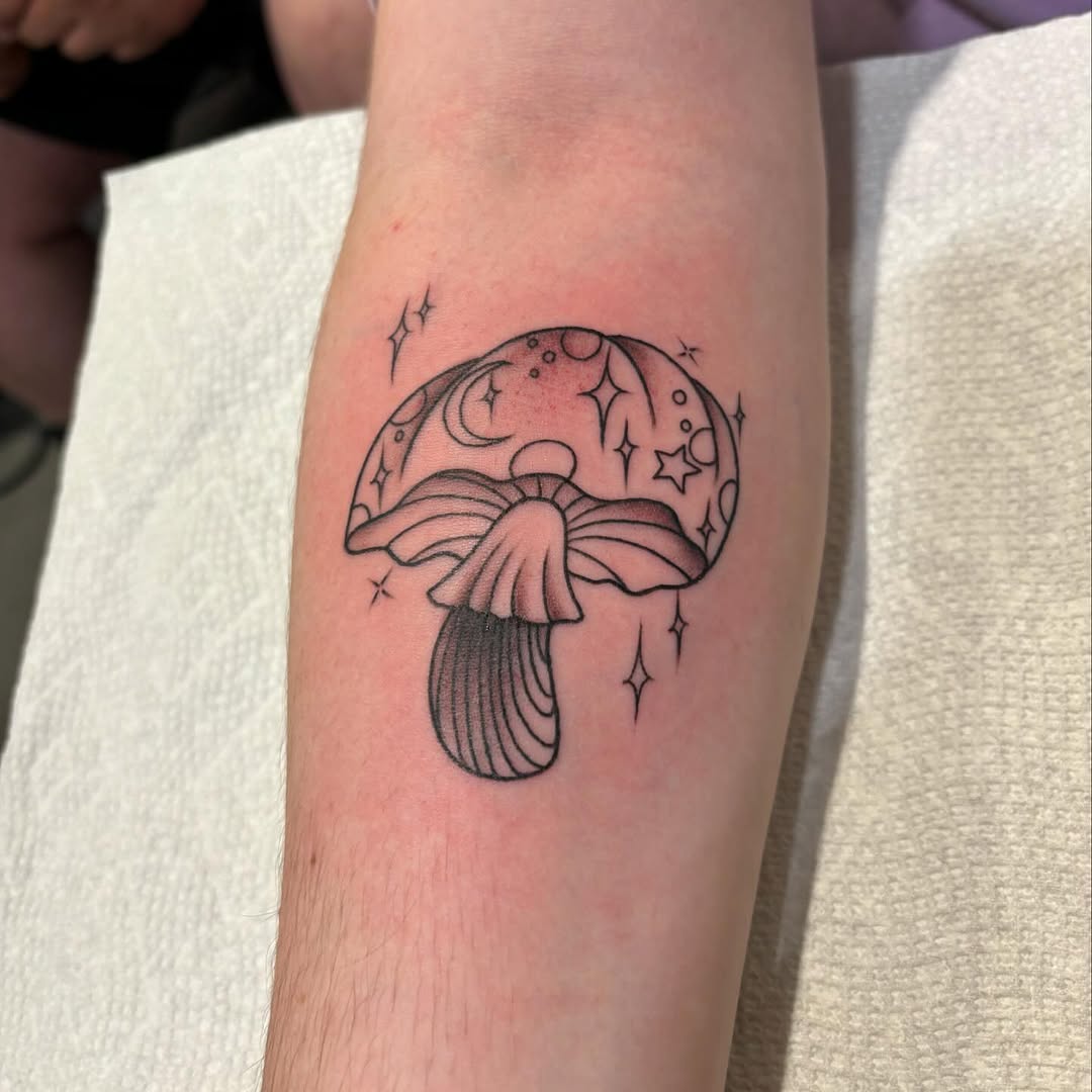 Tattoo by @jennyyyyflores โ fine_line, black_and_grey