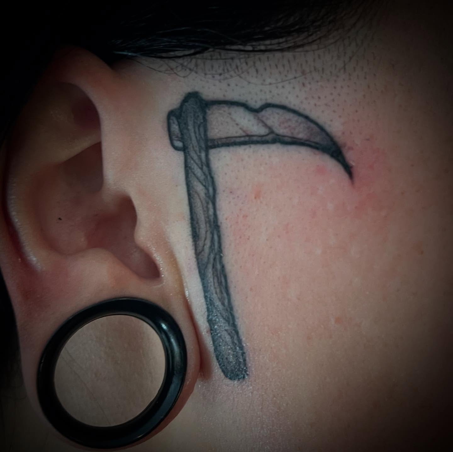 Tattoo by @theclovengnome — black_and_grey
