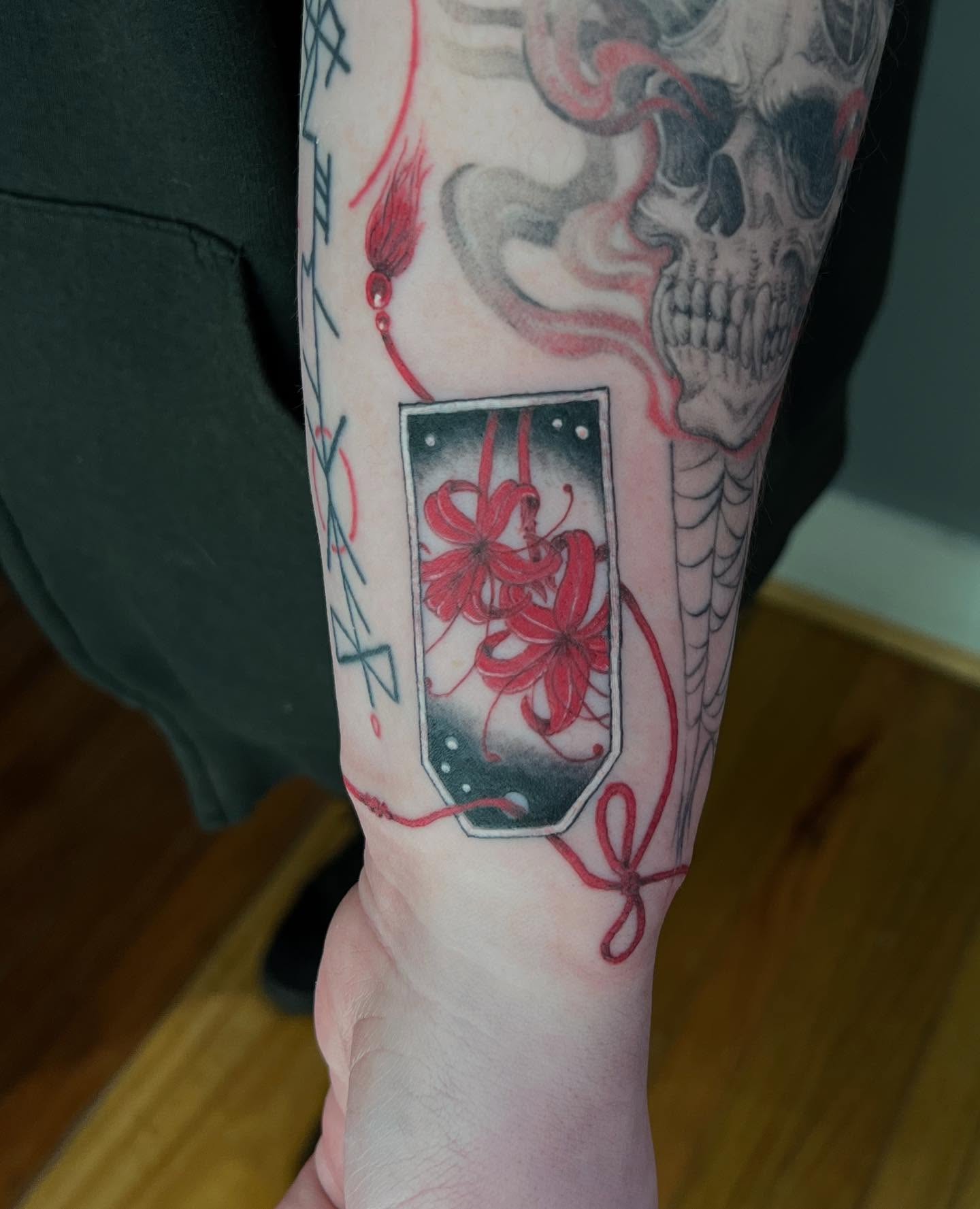 Tattoo by @susantattoo — dotwork, realism