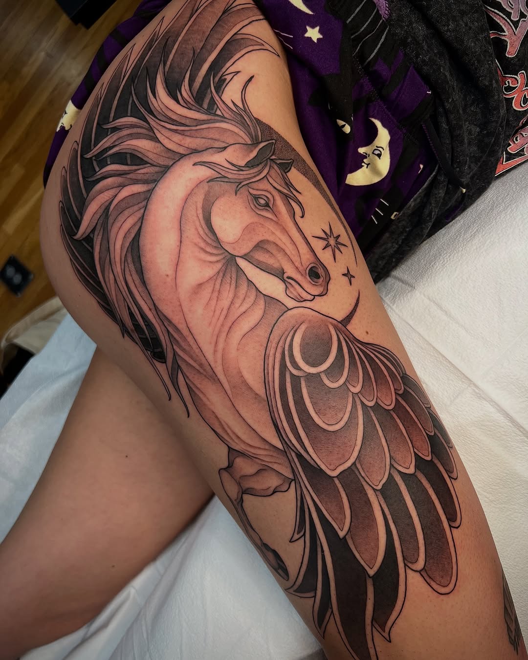 Tattoo by @miaesperanzatattoo โ black_and_grey, realism