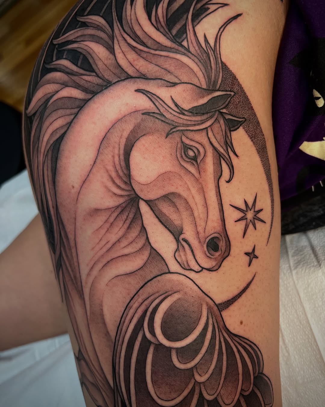 Tattoo by @miaesperanzatattoo โ black_and_grey, realism