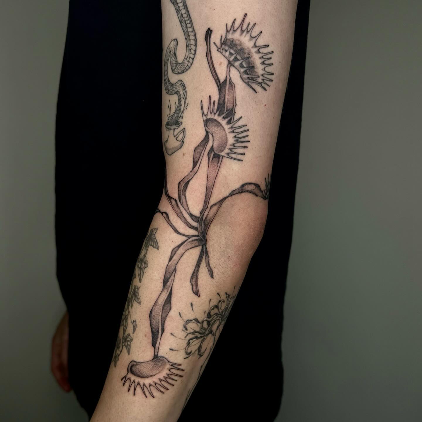 Tattoo by @deadgirlnextdoor — black_and_grey, neo_traditional