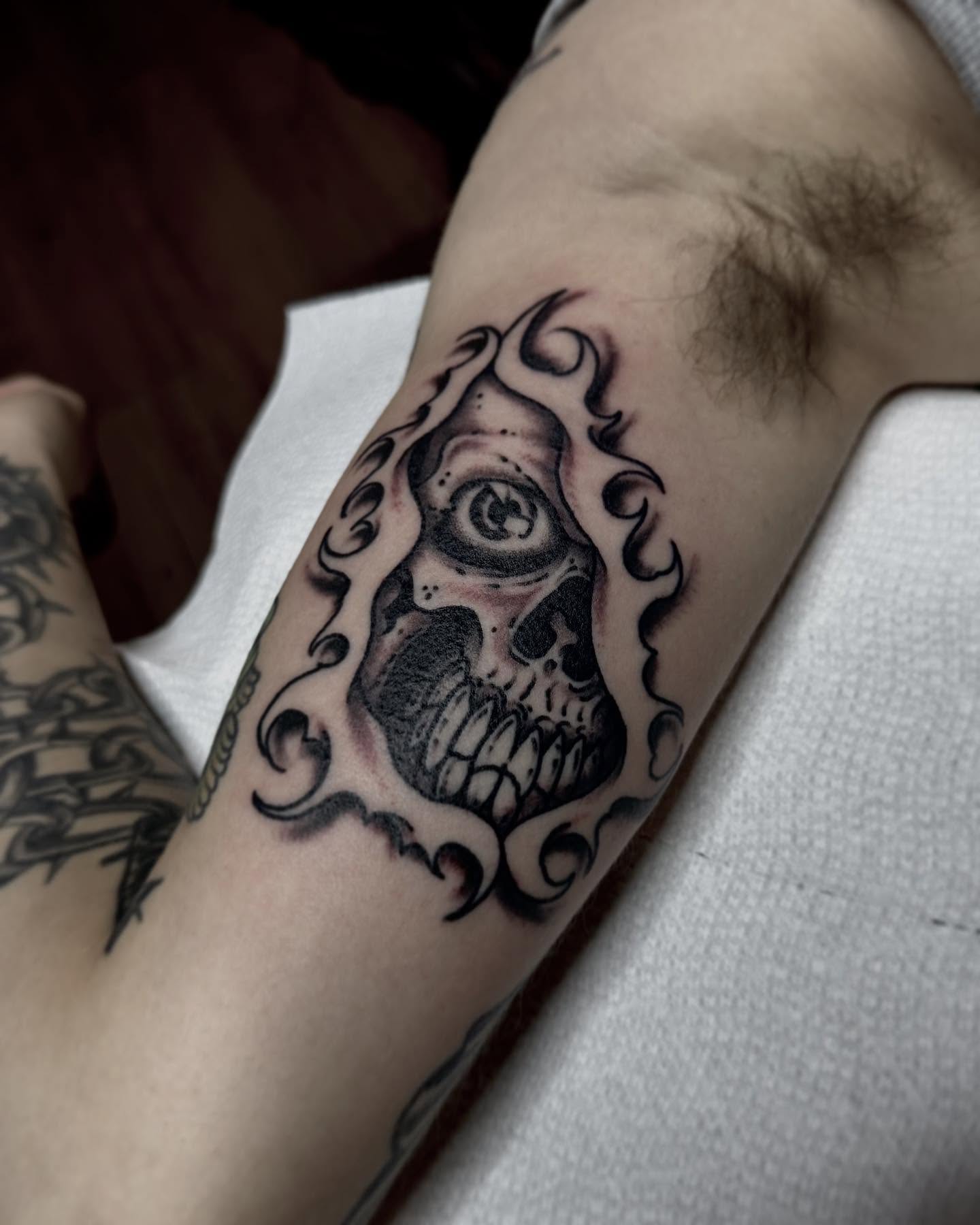 Tattoo by @lijxmachina — black_and_grey, realism
