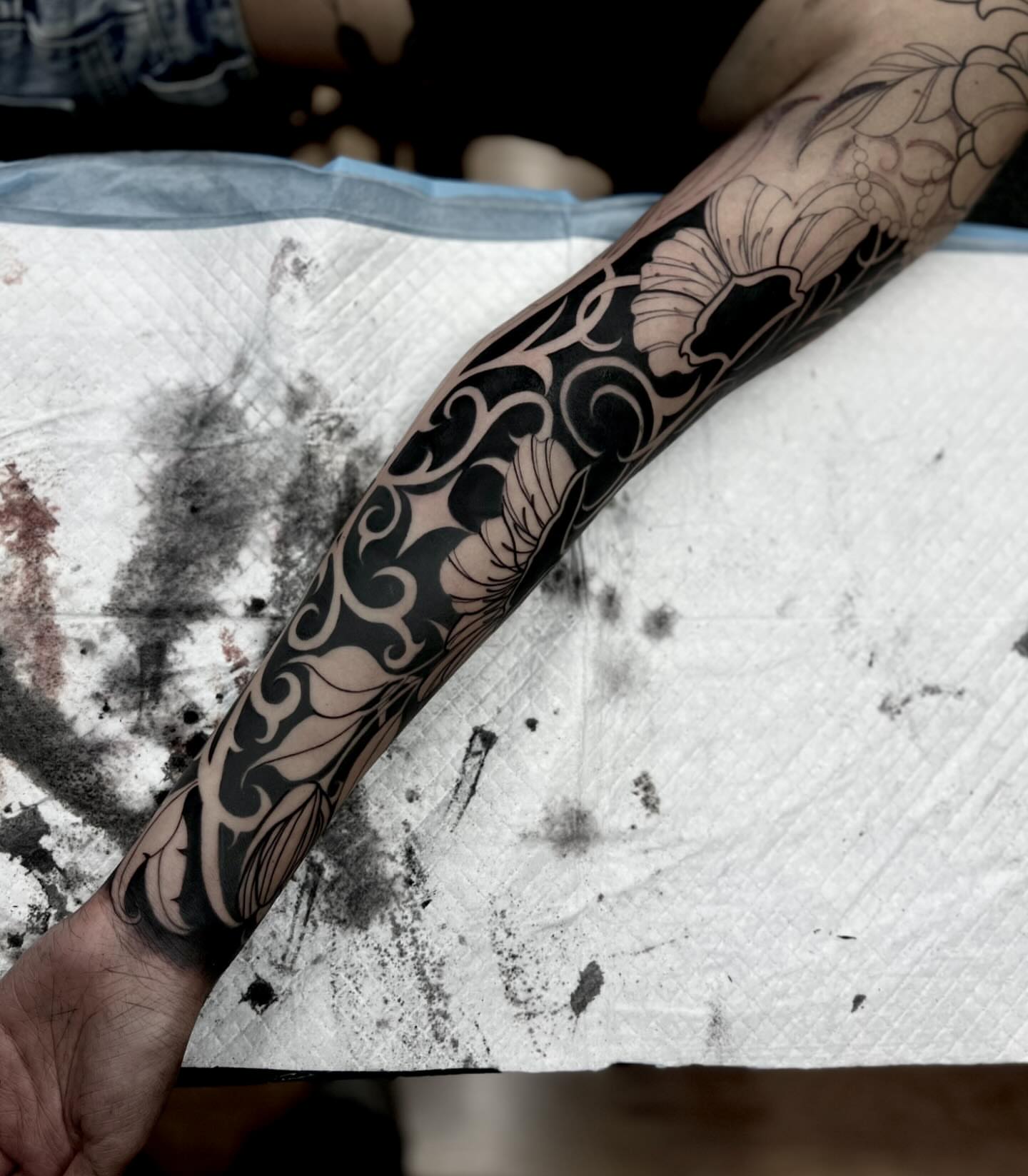 Tattoo by @jssica666 — black_and_grey