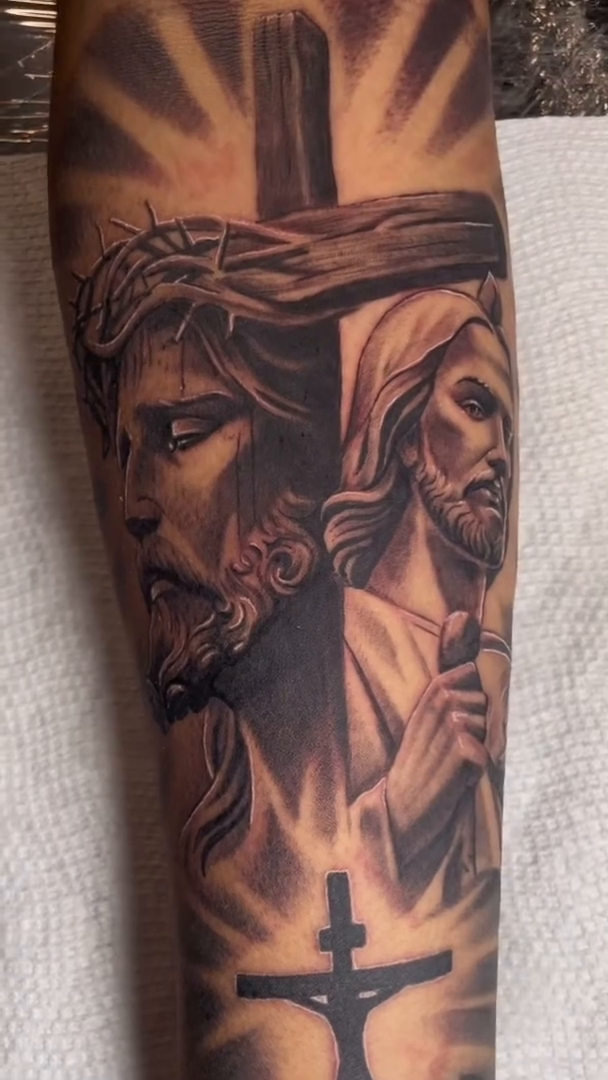 Jesus Christ on the cross realism tattoo by Vic