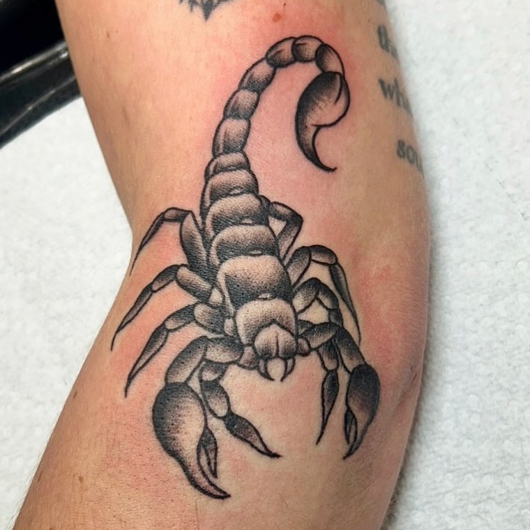 Tattoo by @dizzytattoos — black_and_grey, dotwork