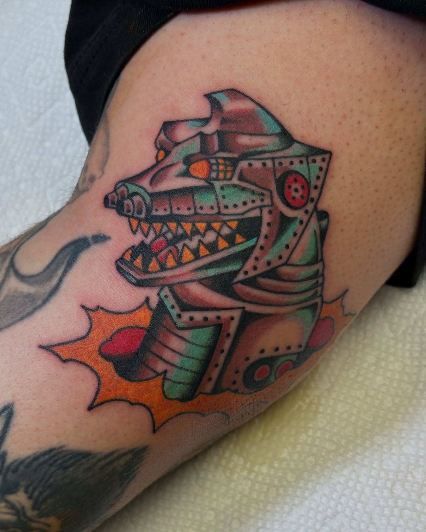 Robot American traditional tattoo on the thigh by New York Tattoo Artist