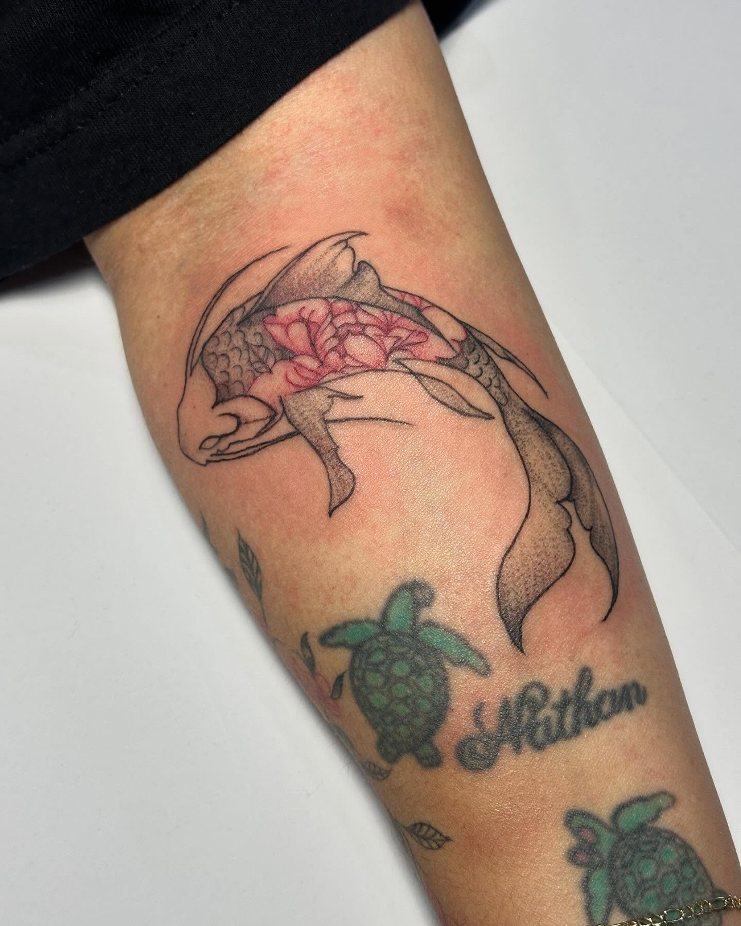 Tattoo by @vileinkzz โ black_and_grey