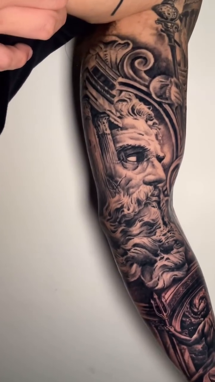 Tattoo by @tommyyu852 — realism, black_and_grey