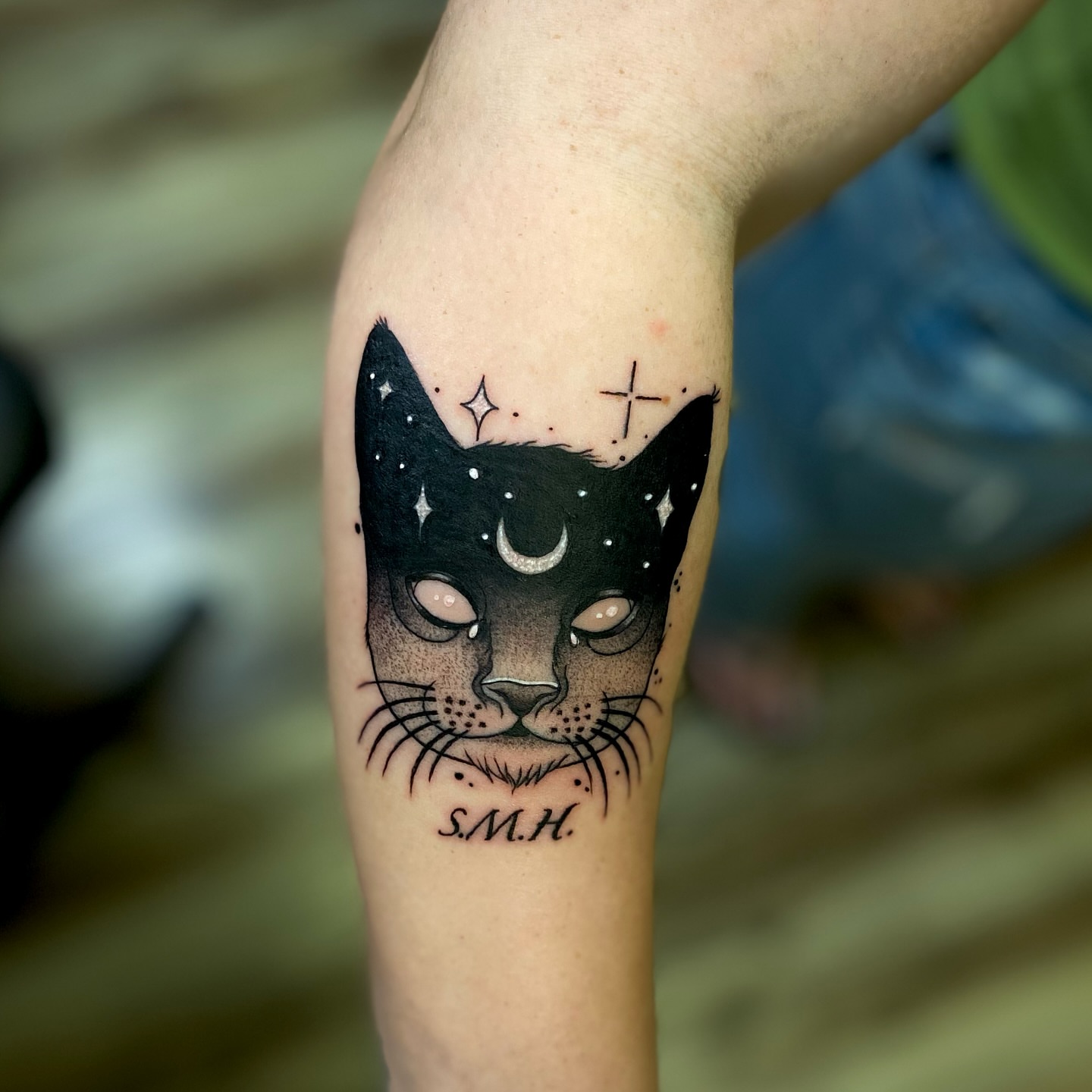 Cat dotwork tattoo on the forearm by ๐
๐๐๐๐ณ๐ฎ๐ฆ๐ข ๐๐๐ญ๐ญ๐จ๐จs