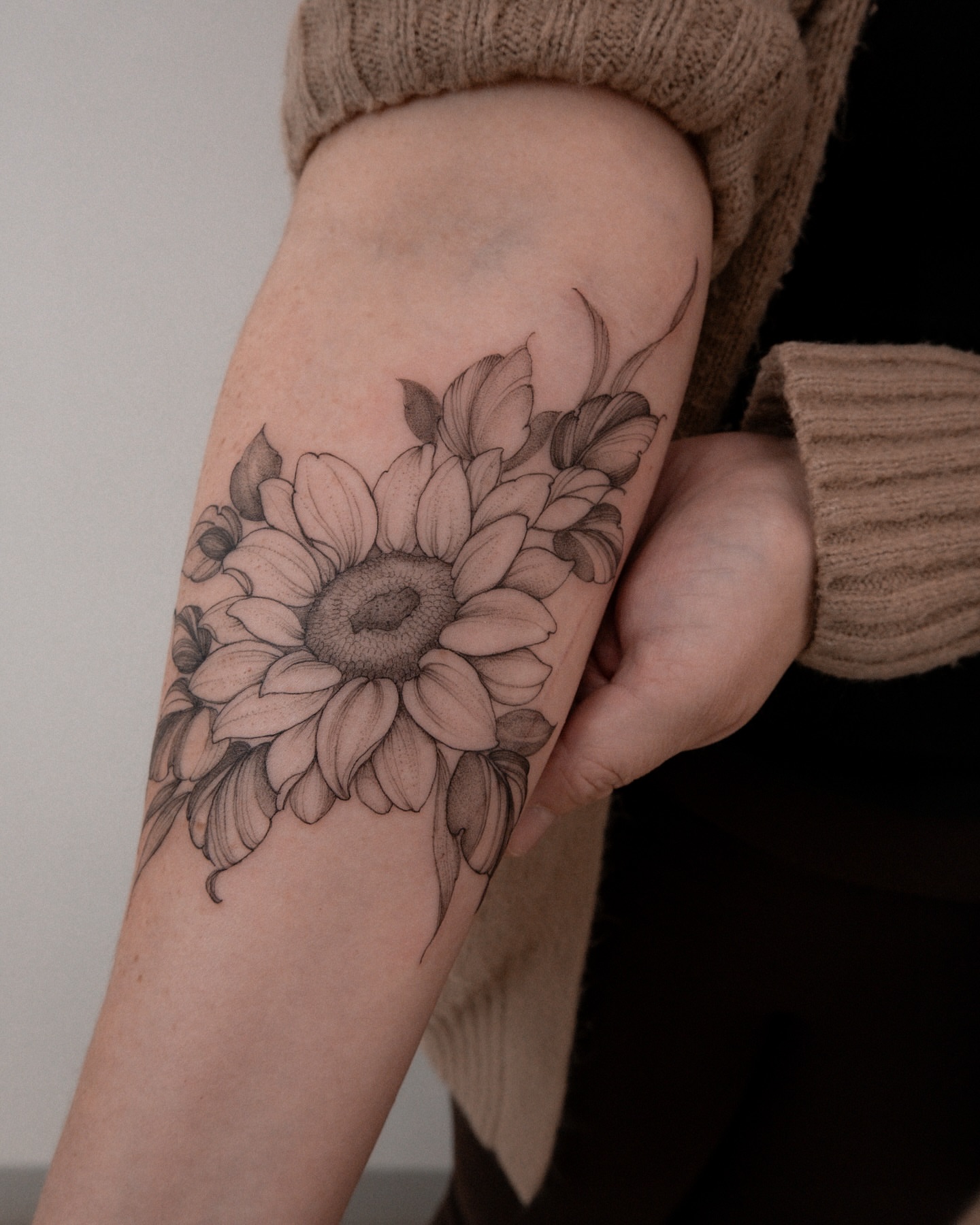 Tattoo by @aldoshyna_t — black_and_grey