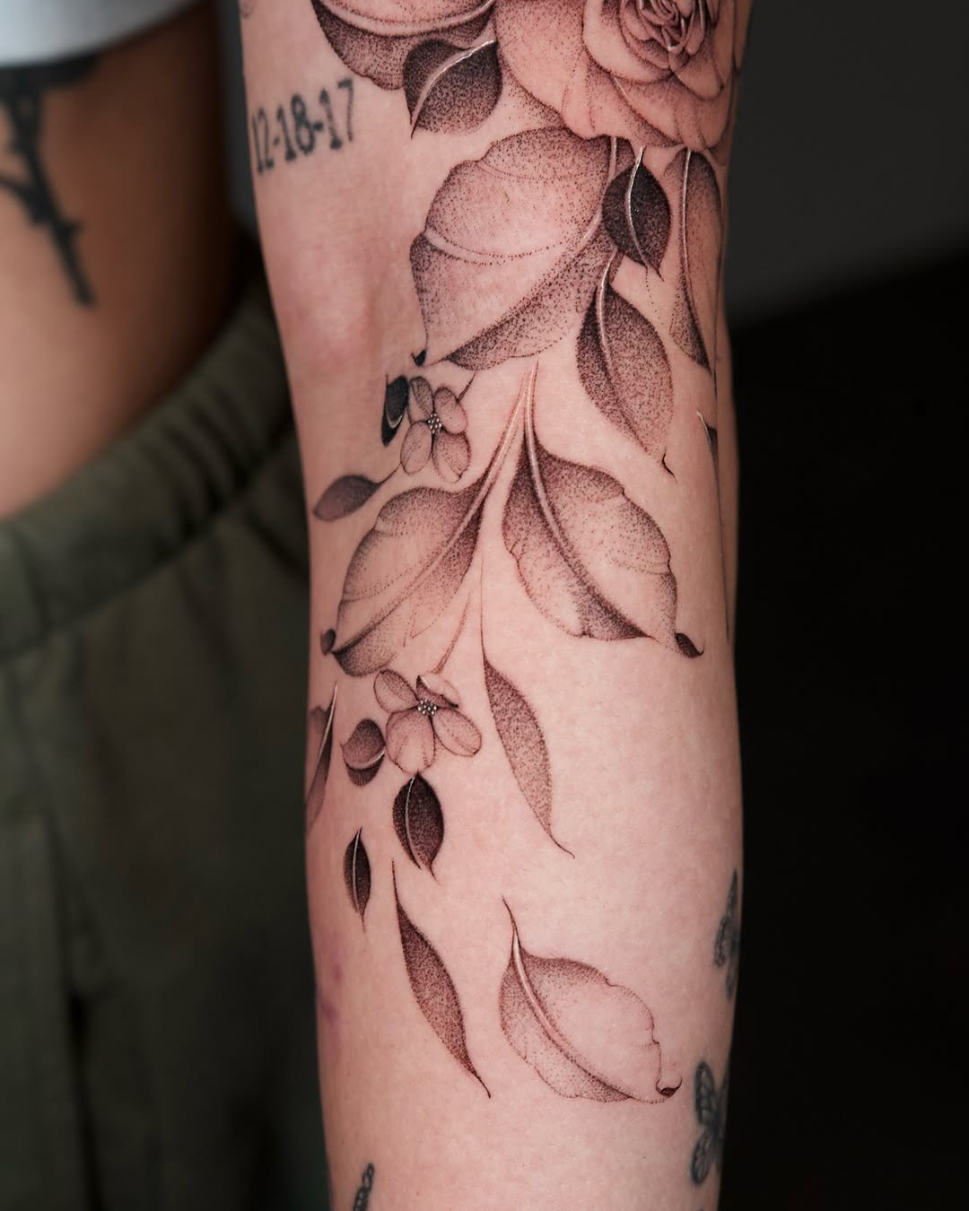 Tattoo by @belfernandezink — dotwork, black_and_grey
