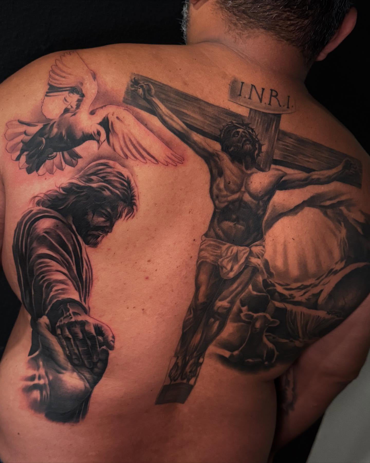 Religious crucifixion scene realism tattoo on the back by 🇵🇭Joseph Passion