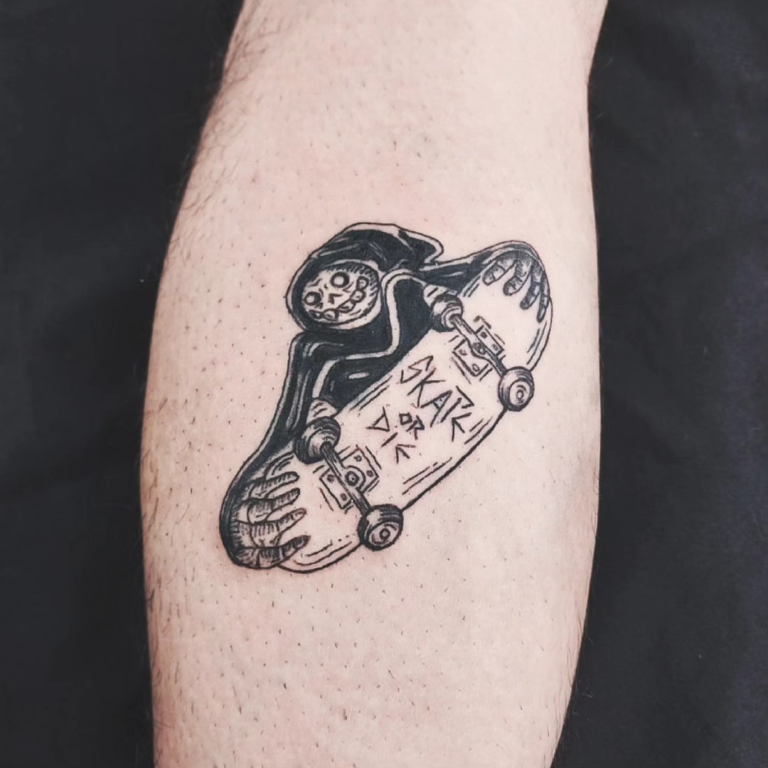 Tattoo by @too_arttoo — black_and_grey