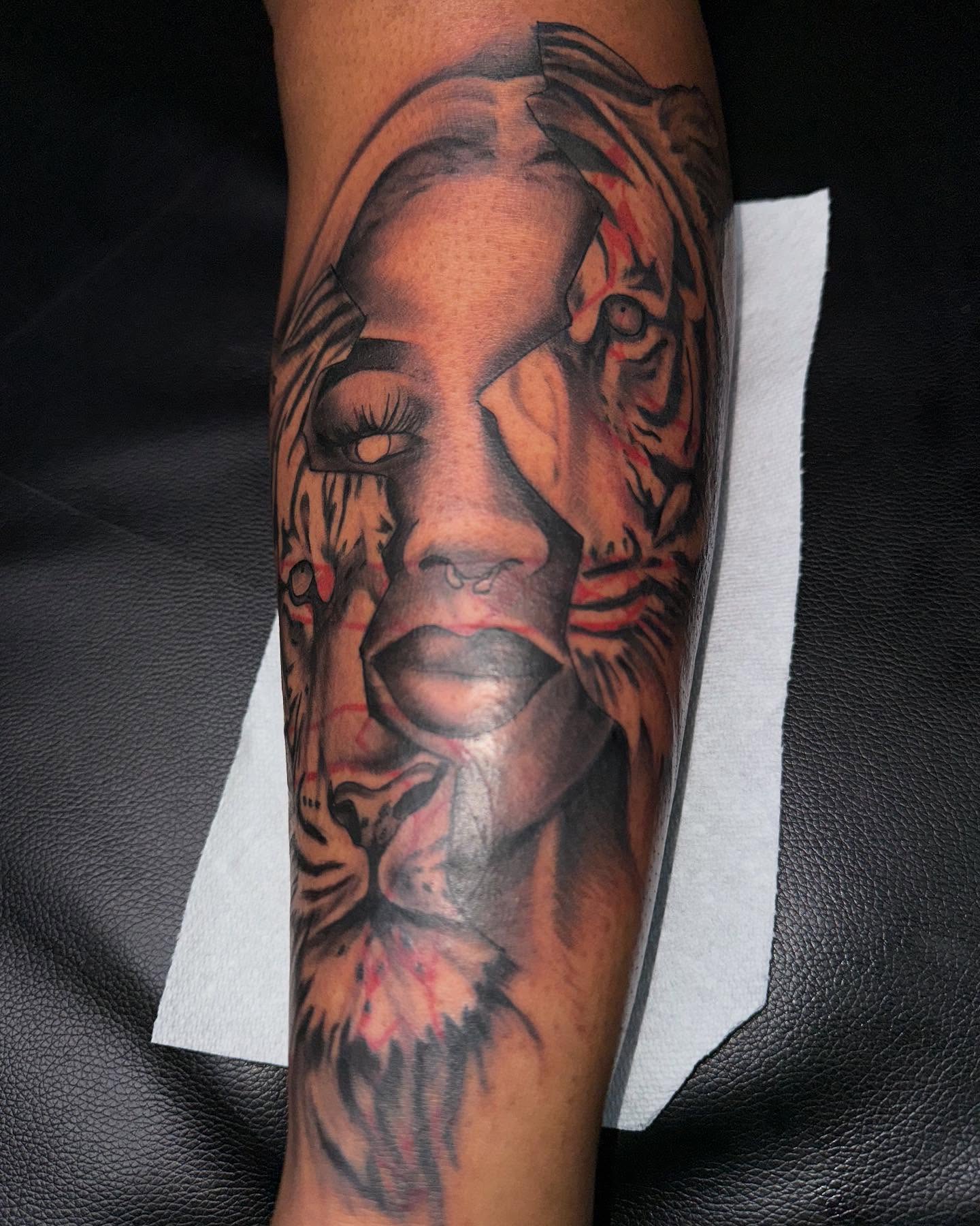 Woman with tiger realism tattoo on the forearm by Mr. Tatt2Junkiee 💉🧟