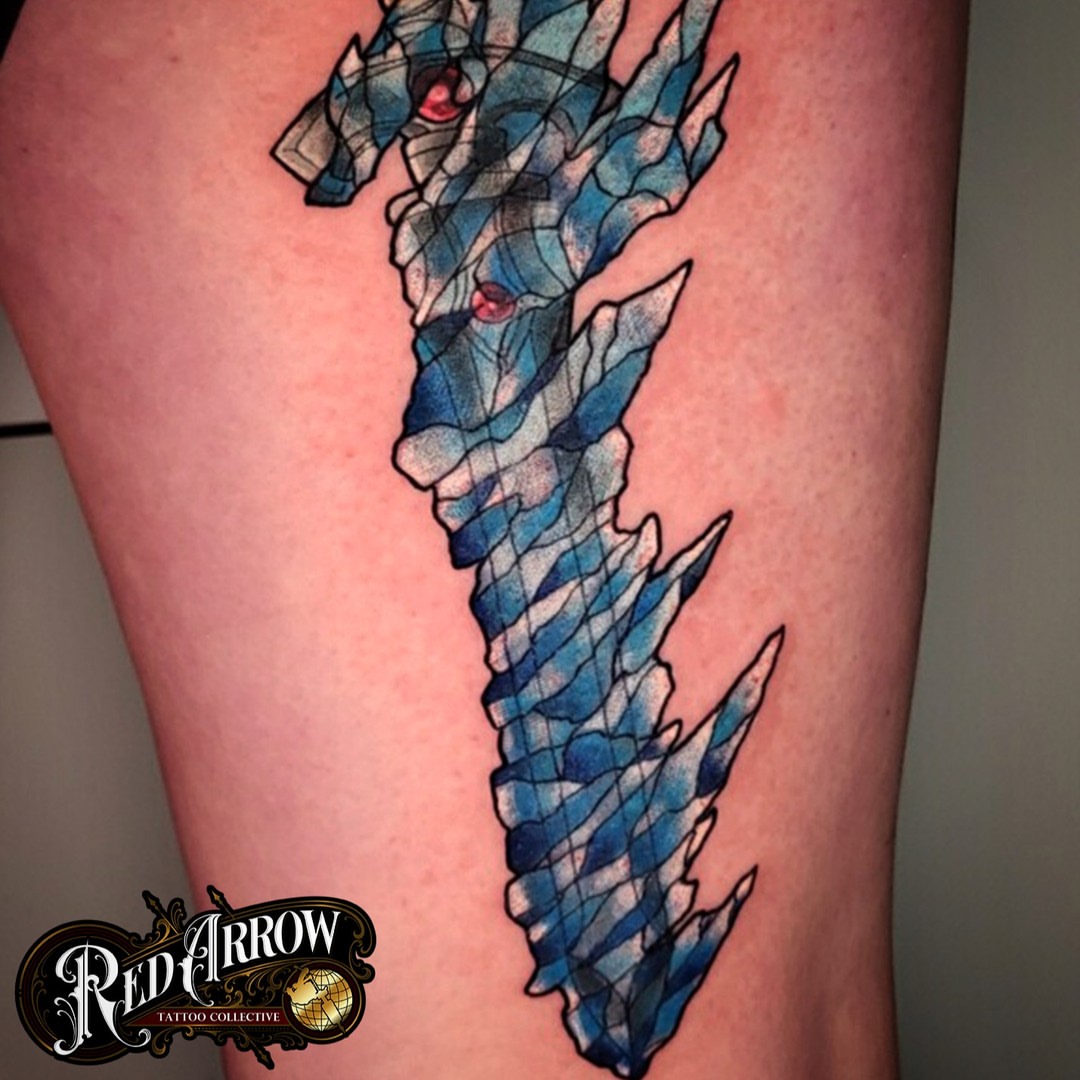 Spine geometric tattoo on the thigh by 𝕽𝖊𝖉 𝕬𝖗𝖗𝖔𝖜 𝕿𝖆𝖙𝖙𝖔𝖔 𝕮𝖔𝖑𝖑𝖊𝖈𝖙𝖎𝖛𝖊, Troy, Michigan