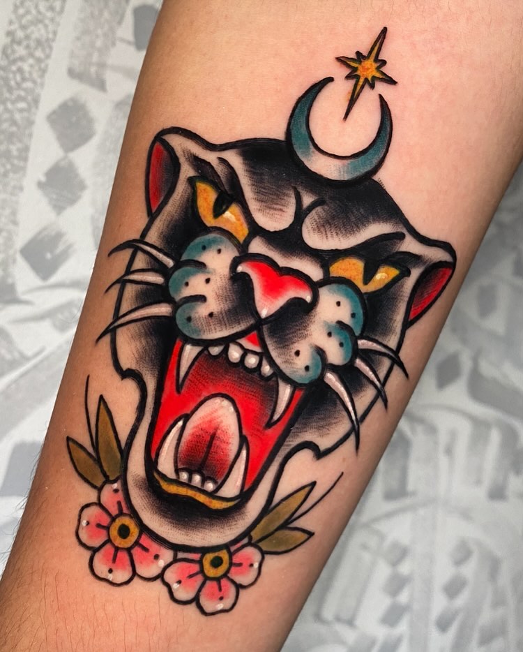 Roaring panther American traditional tattoo on the forearm by ✶ 𝑺𝑰𝑳𝑽𝑨𝑵𝑨