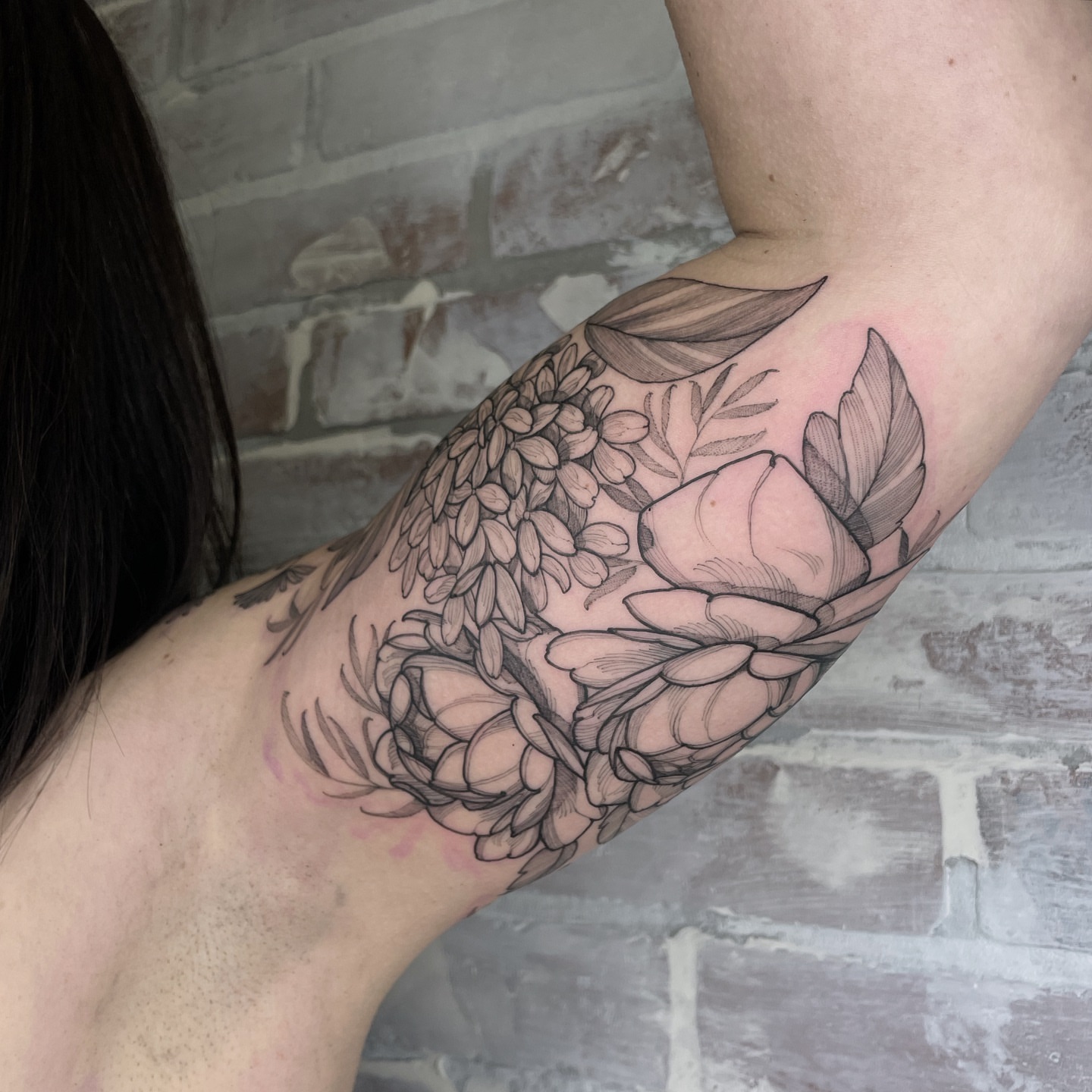 Tattoo by @caroljackytattoos — black_and_grey
