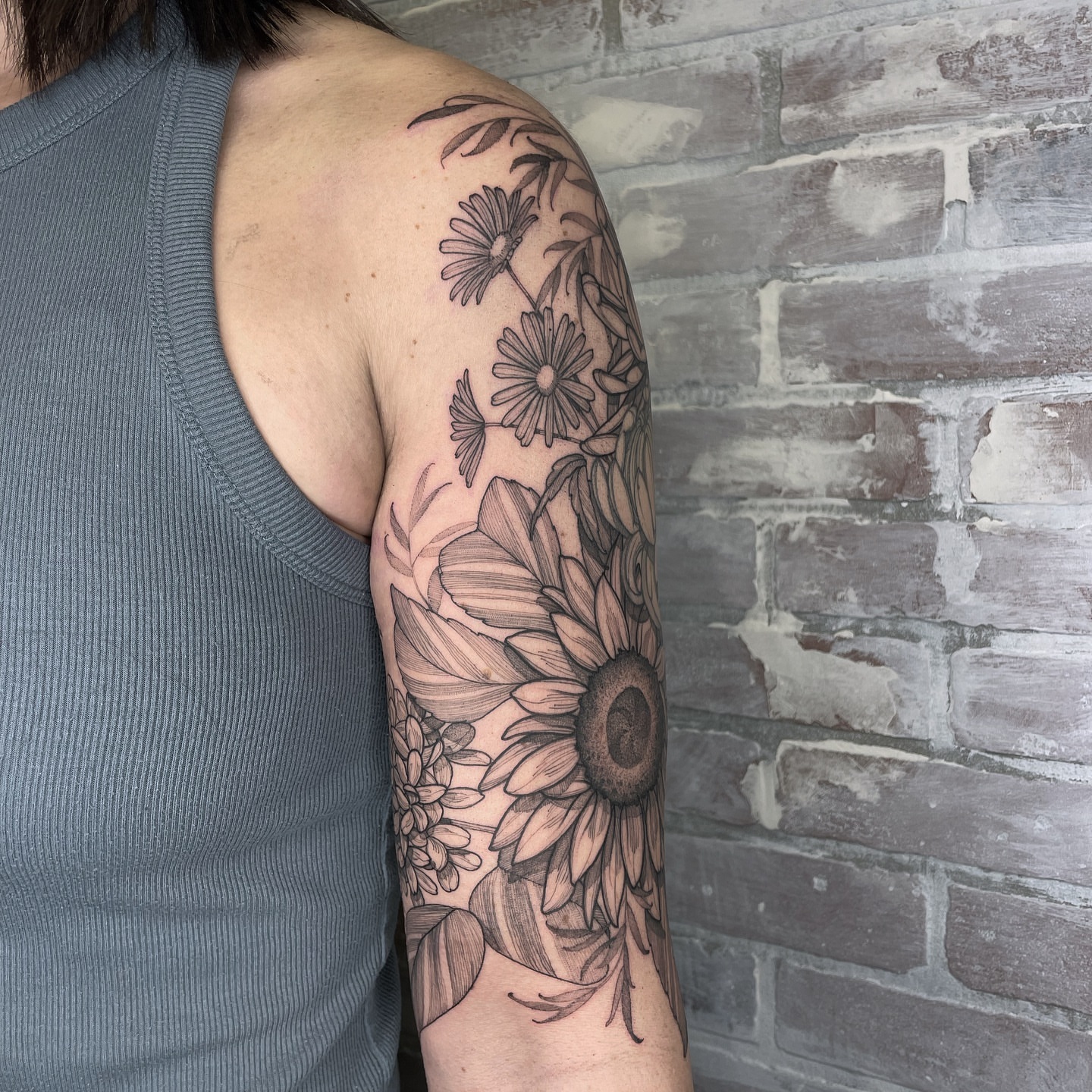 Tattoo by @caroljackytattoos — black_and_grey, realism