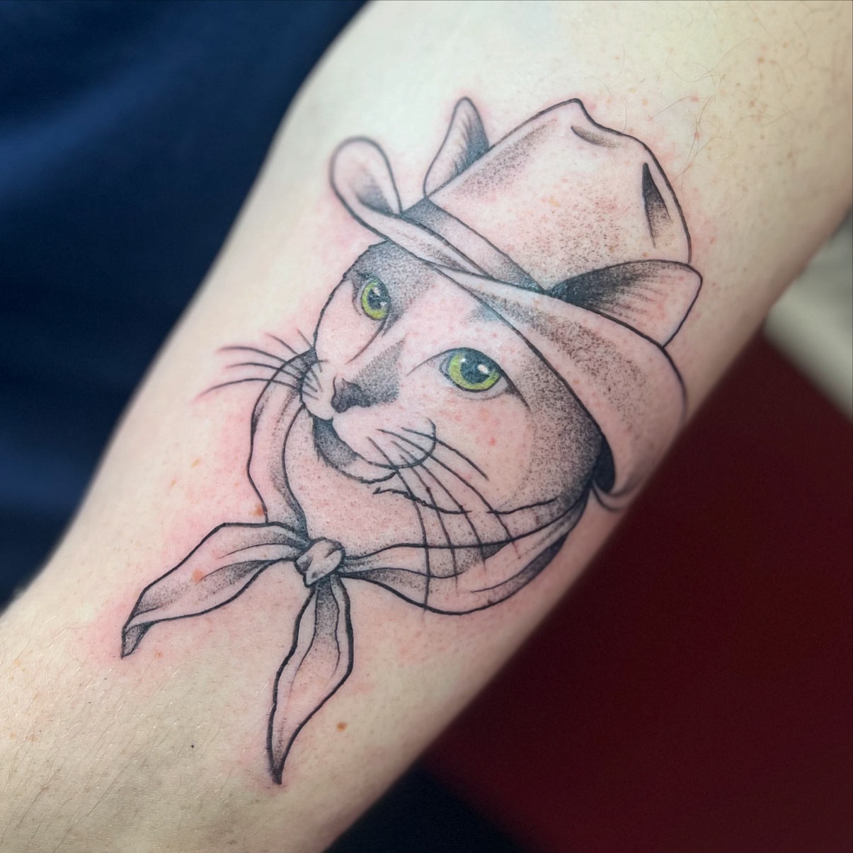 Tattoo by @moemoetattoos — dotwork, realism