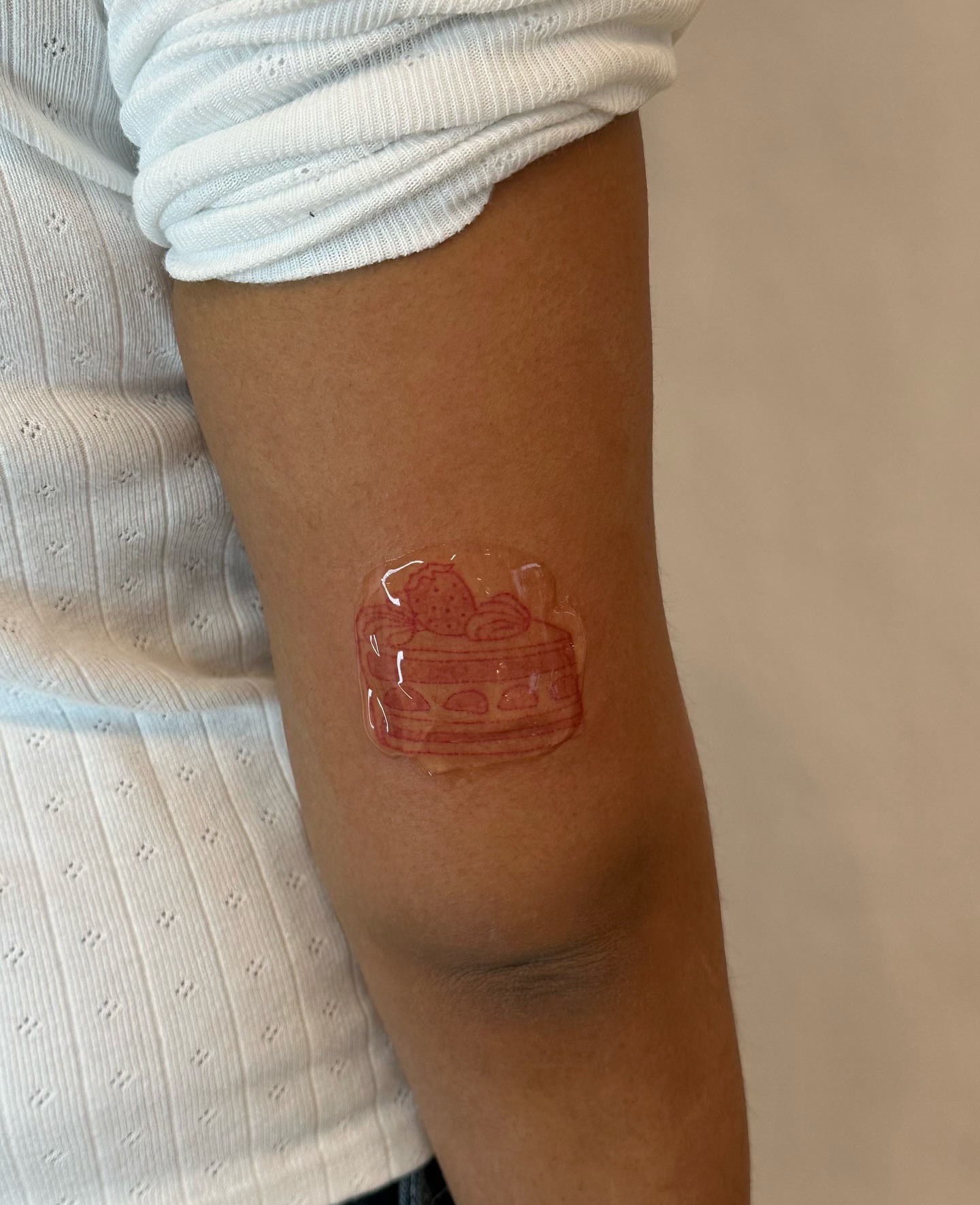Tattoo by @suzietattoo — illustrative