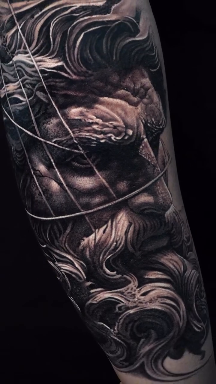 Bust of a bearded man realism tattoo by Duniel Garcia