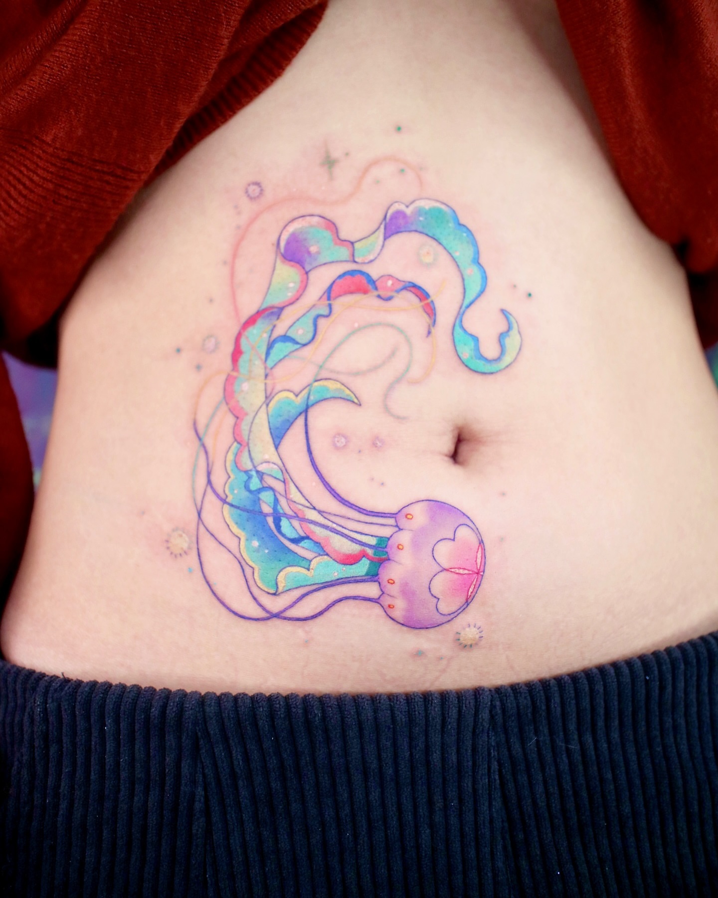 Jellyfish new school tattoo on the ribs by 밍꽈 타투